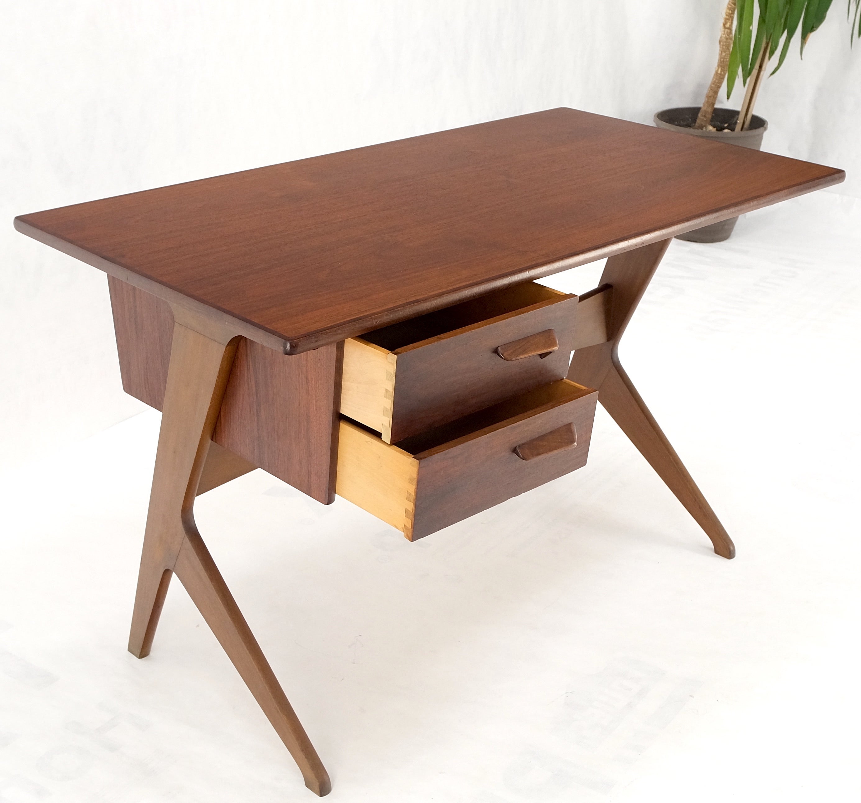 Danish Mid-Century Modern Teak Asymmetrical Z Shape Base Low Profile Desk Mint! For Sale 4