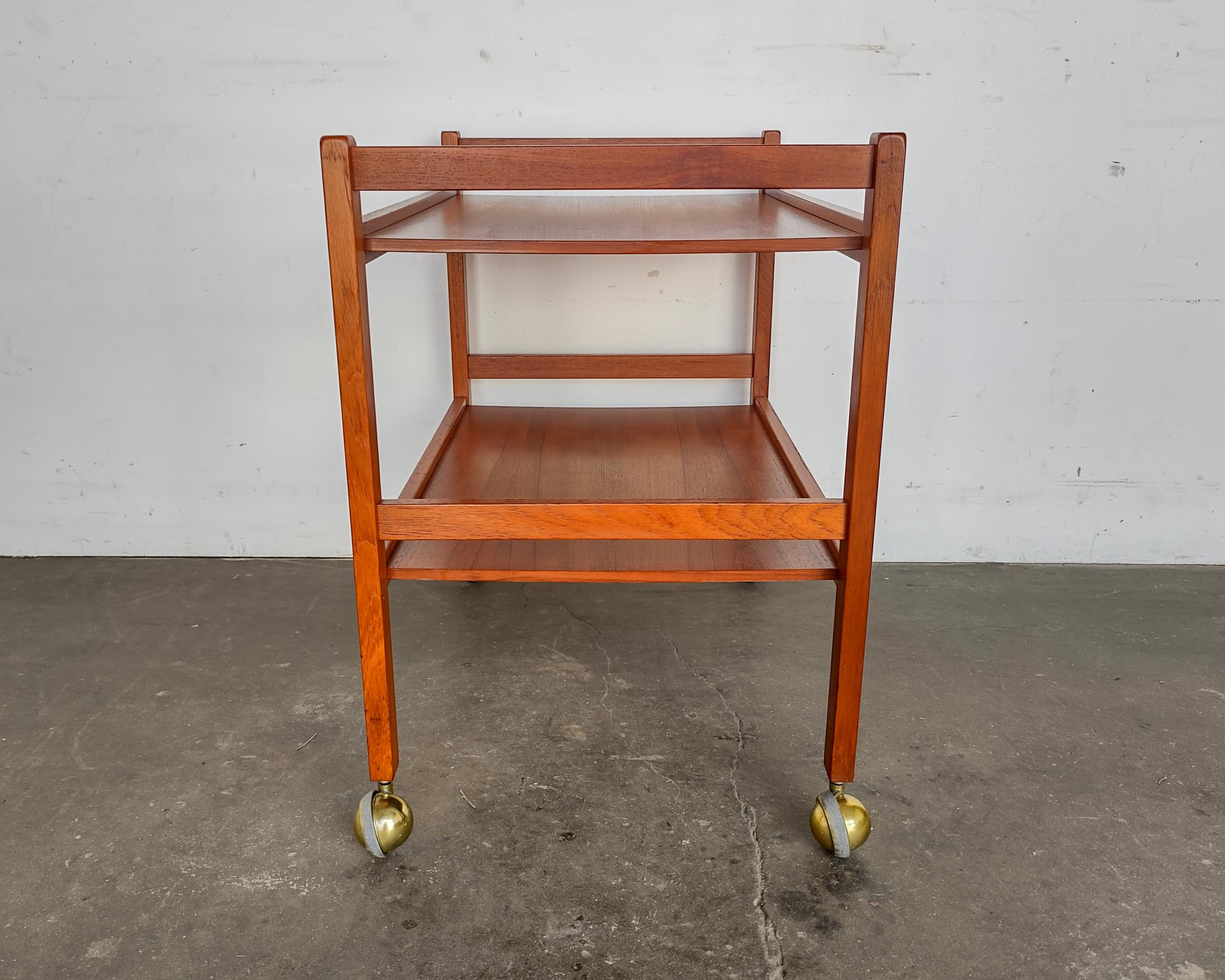 Danish Mid-Century Modern Teak Bar Cart with Brass Casters by Brdr Furbo In Good Condition In Hawthorne, CA