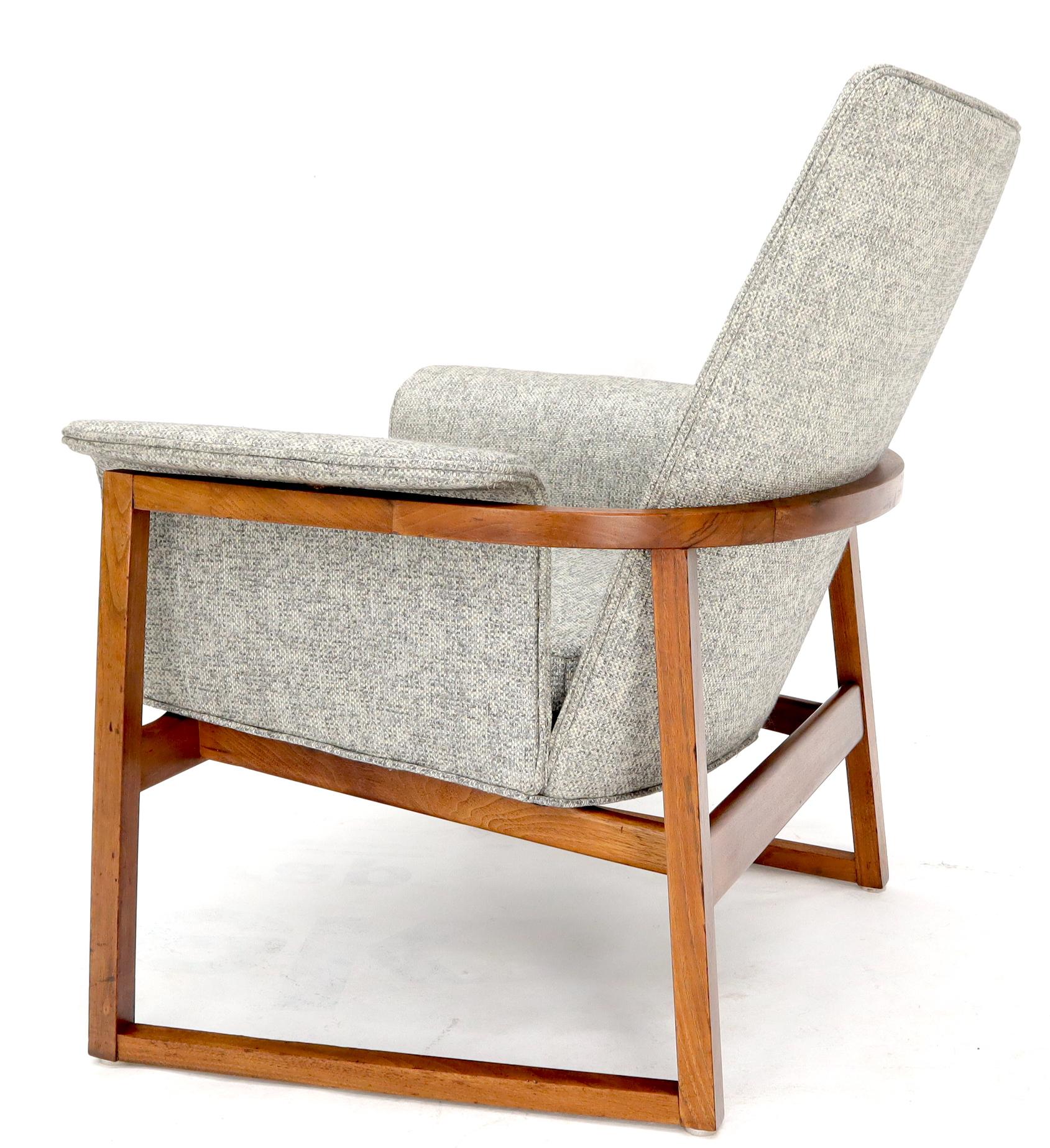 Danish Mid-Century Modern Teak Barrel Shape Frame Lounge Chair For Sale 4
