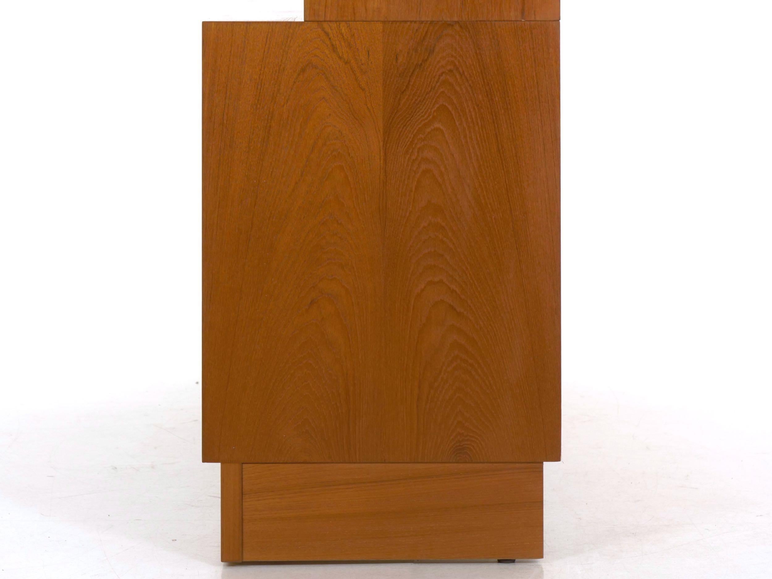 Danish Mid-Century Modern Teak Bookcase Bookshelf Cabinet by Poul Hundevad 15