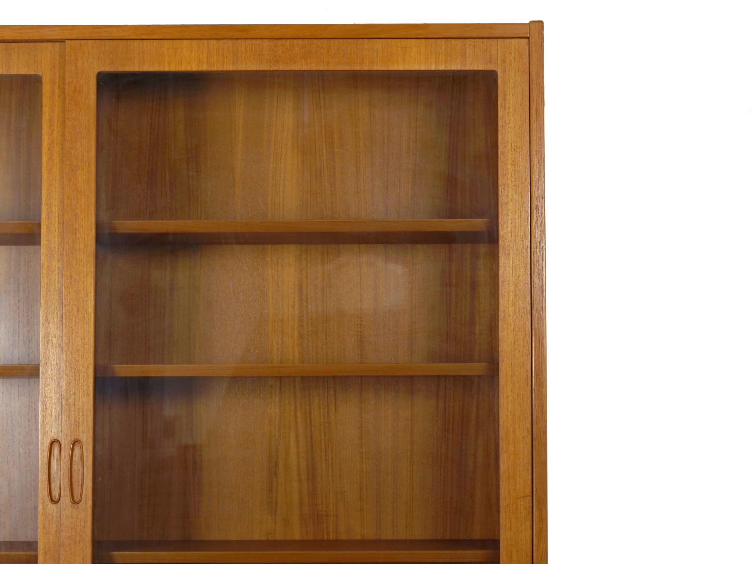 Danish Mid-Century Modern Teak Bookcase Bookshelf Cabinet by Poul Hundevad 3