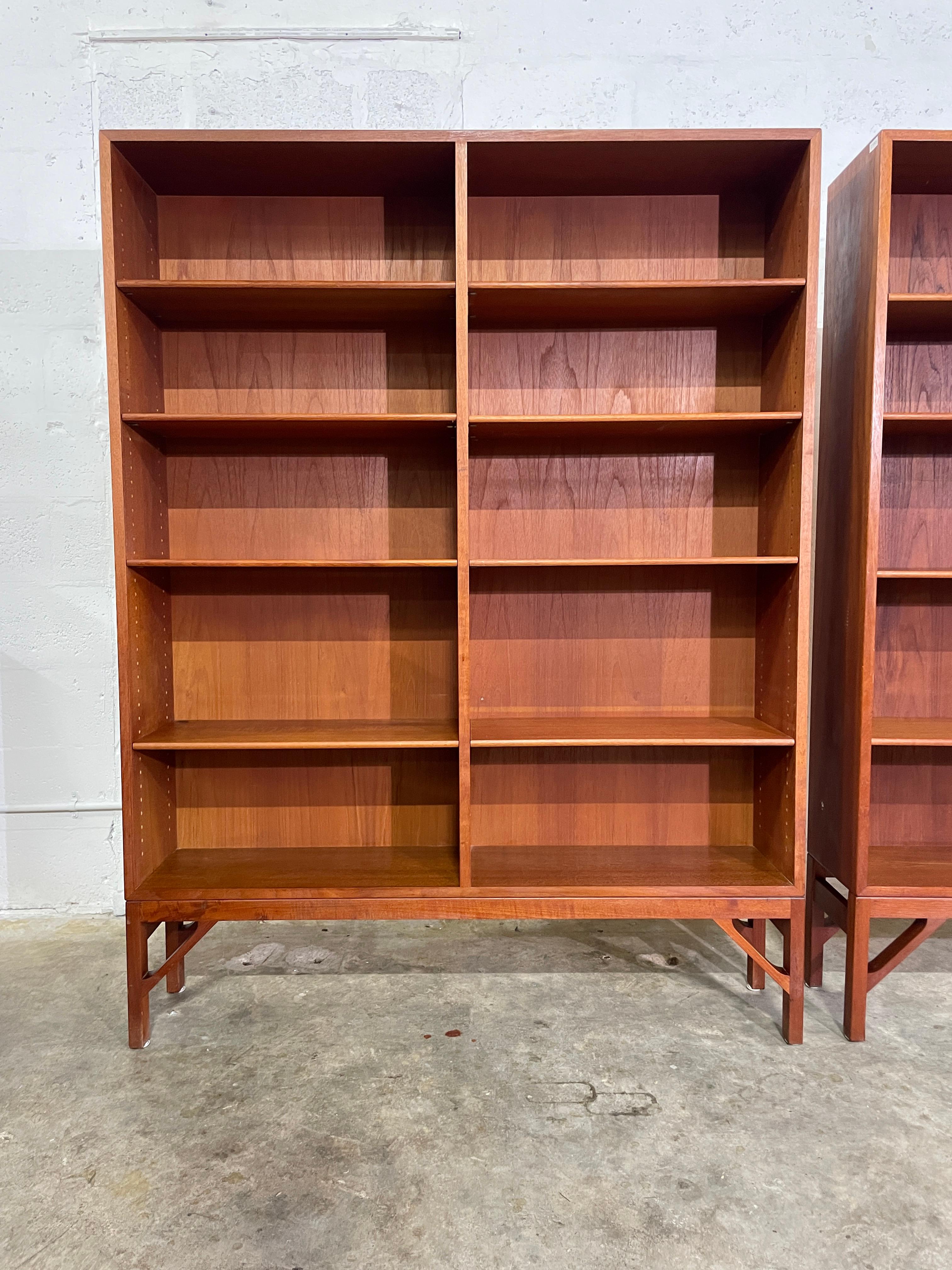 Dänisches Bücherregal aus Teakholz, Mid Century Modern, von Borge Mogensen im Zustand „Gut“ im Angebot in Fort Lauderdale, FL