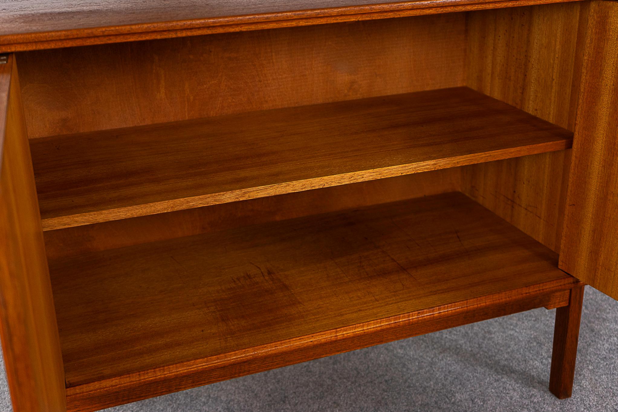Danish Mid-Century Modern Teak Bookcase/Cabinet  In Good Condition For Sale In VANCOUVER, CA