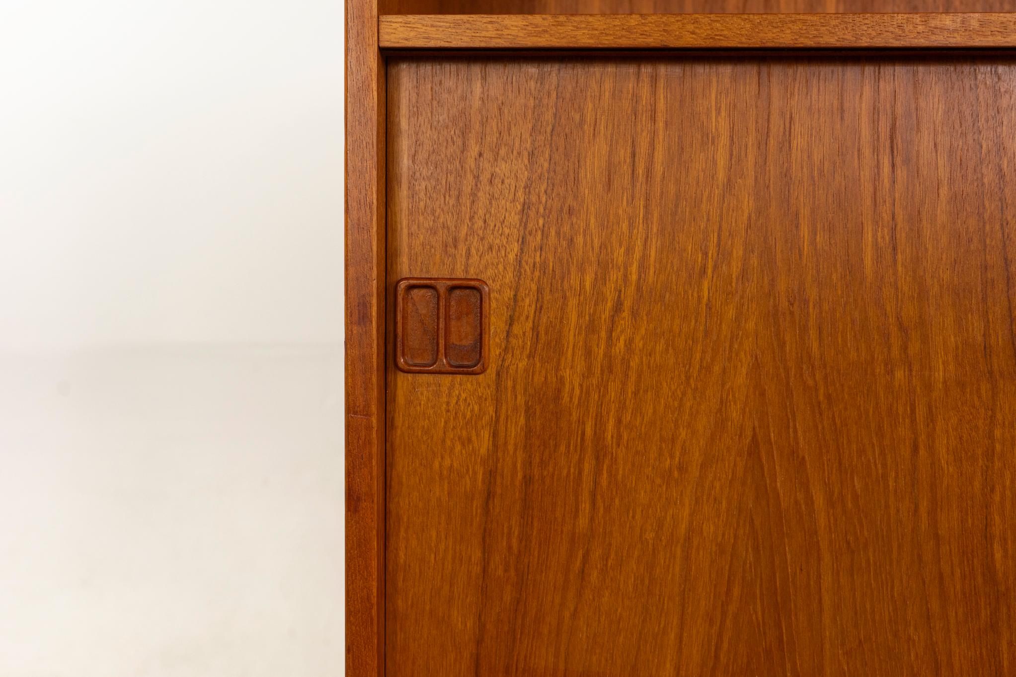 Mid-20th Century Danish Mid-Century Modern Teak Bookcase/Cabinet For Sale
