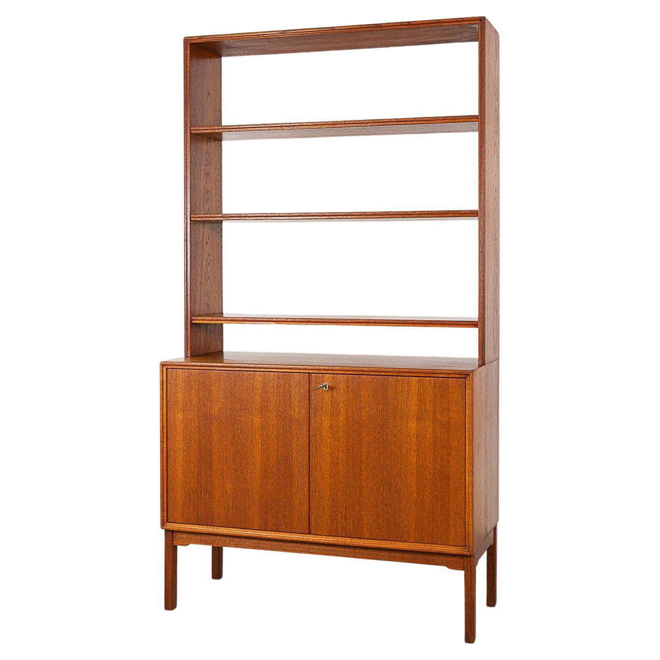 Danish Mid-Century Modern Teak Bookcase/Cabinet  For Sale