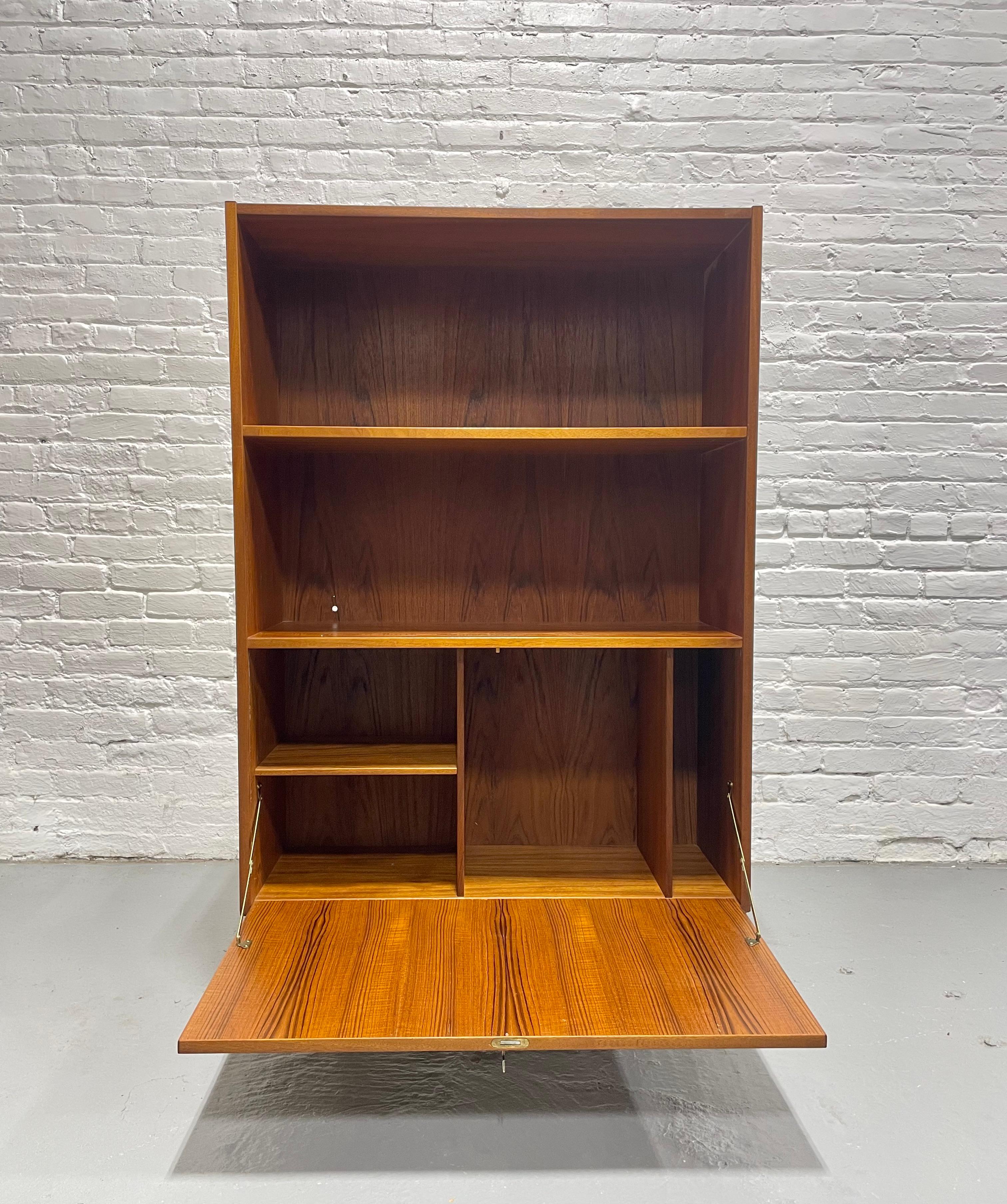 DANISH Mid Century Modern TEAK BOOKCASE / Drop Down Bar, c. 1960’s In Good Condition For Sale In Weehawken, NJ