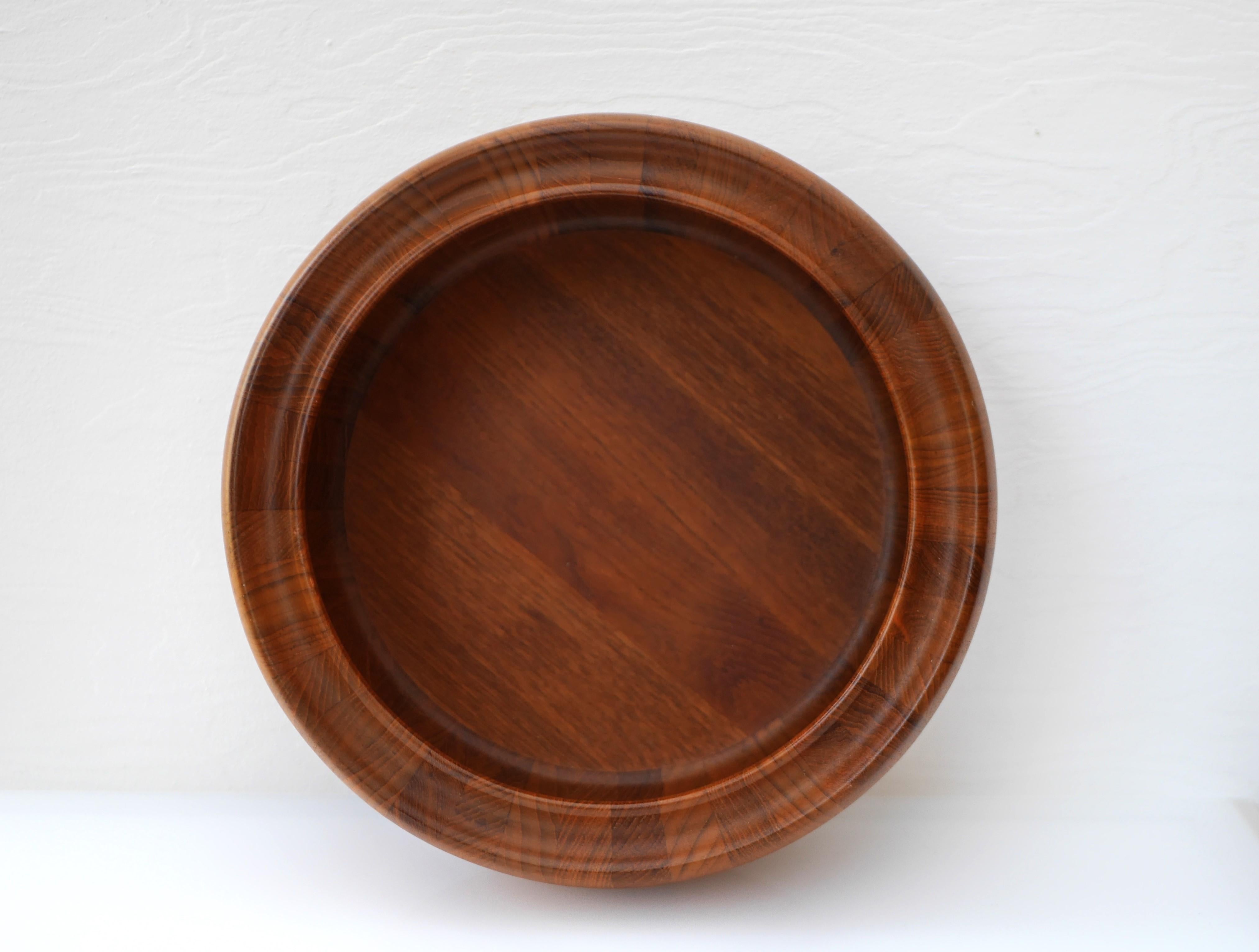 Mid-Century Modern Danish Mid-century modern teak bowl, a large 1960s bowl from Digsmed design. For Sale