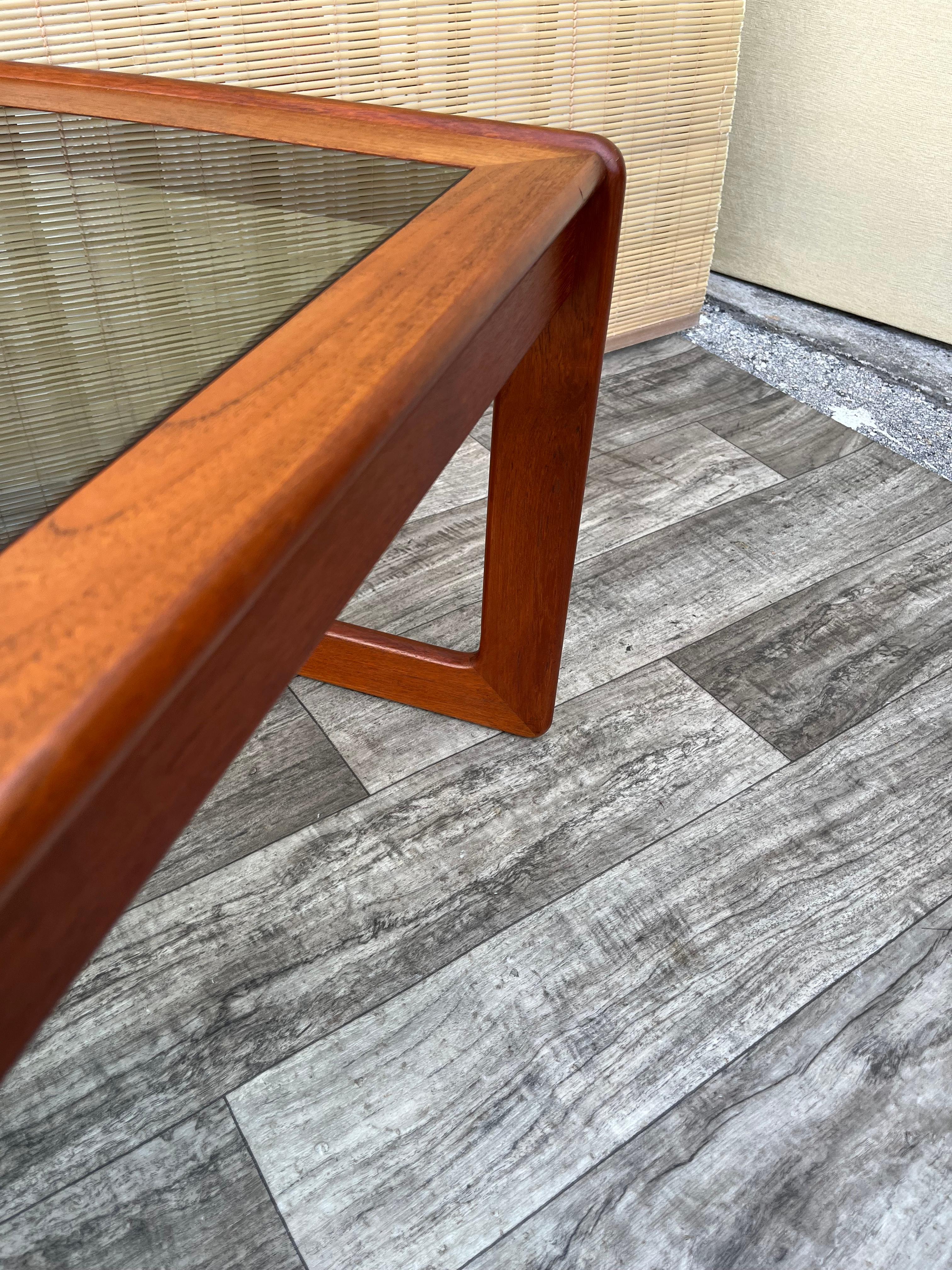 Dänischer Mid-Century-Modern-Couchtisch aus Teakholz von Komfort Dänemark, ca. 1960er Jahre. im Angebot 12
