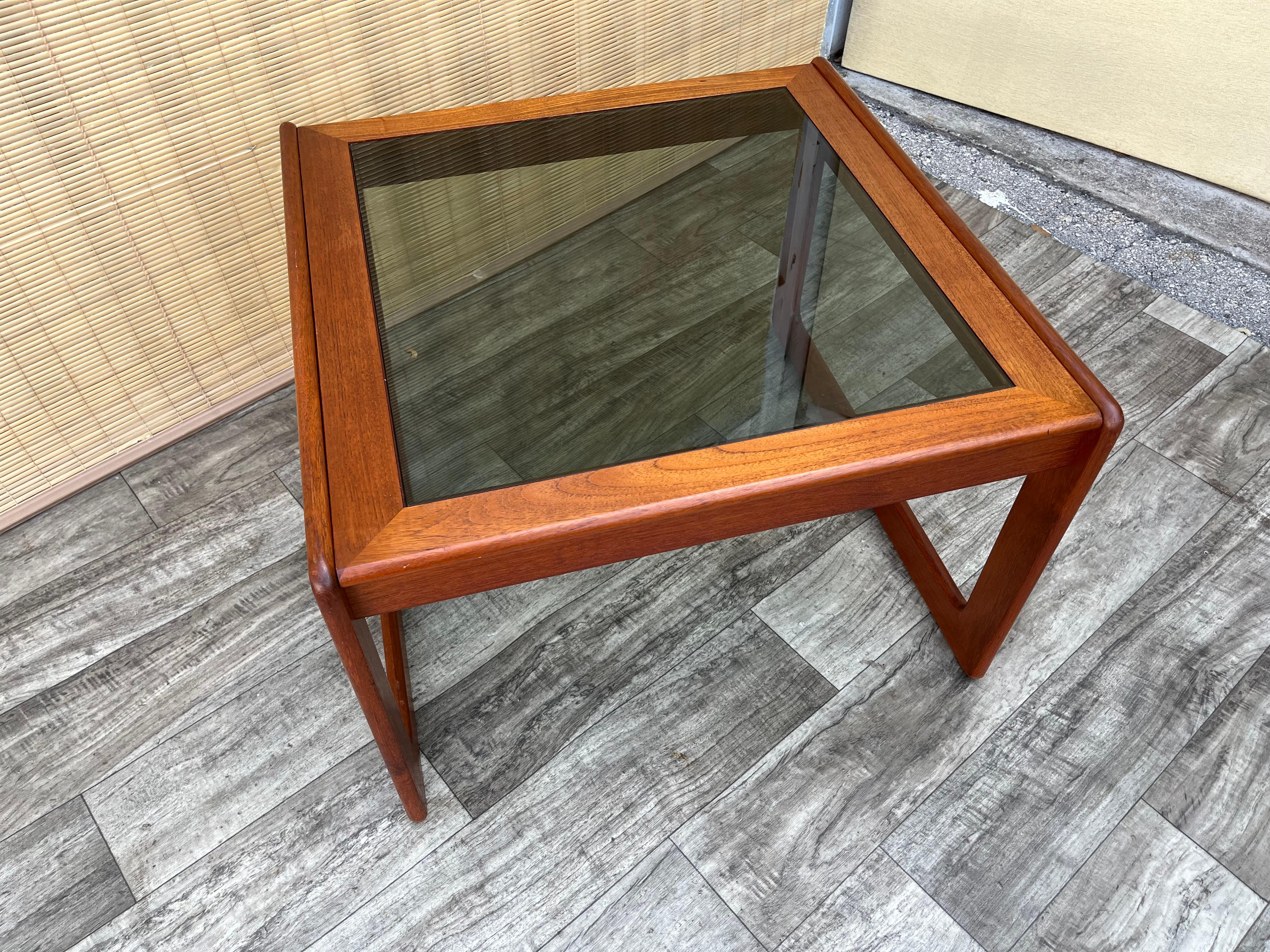 Dänischer Mid-Century-Modern-Couchtisch aus Teakholz von Komfort Dänemark, ca. 1960er Jahre. (Mitte des 20. Jahrhunderts) im Angebot