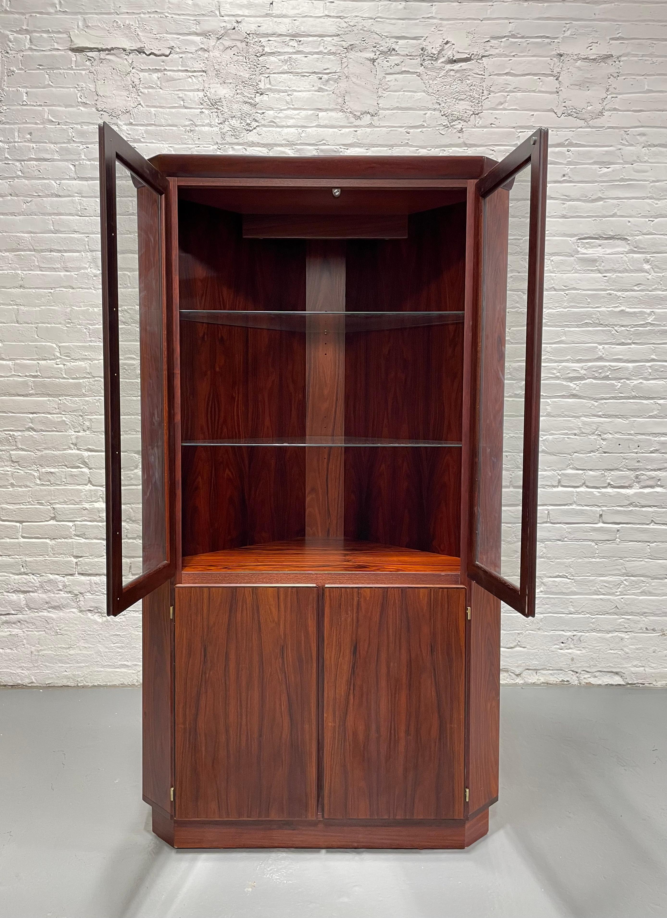 DANISH Mid Century Modern TEAK CORNER Bookcase / China Cabinet by Skovby In Good Condition For Sale In Weehawken, NJ