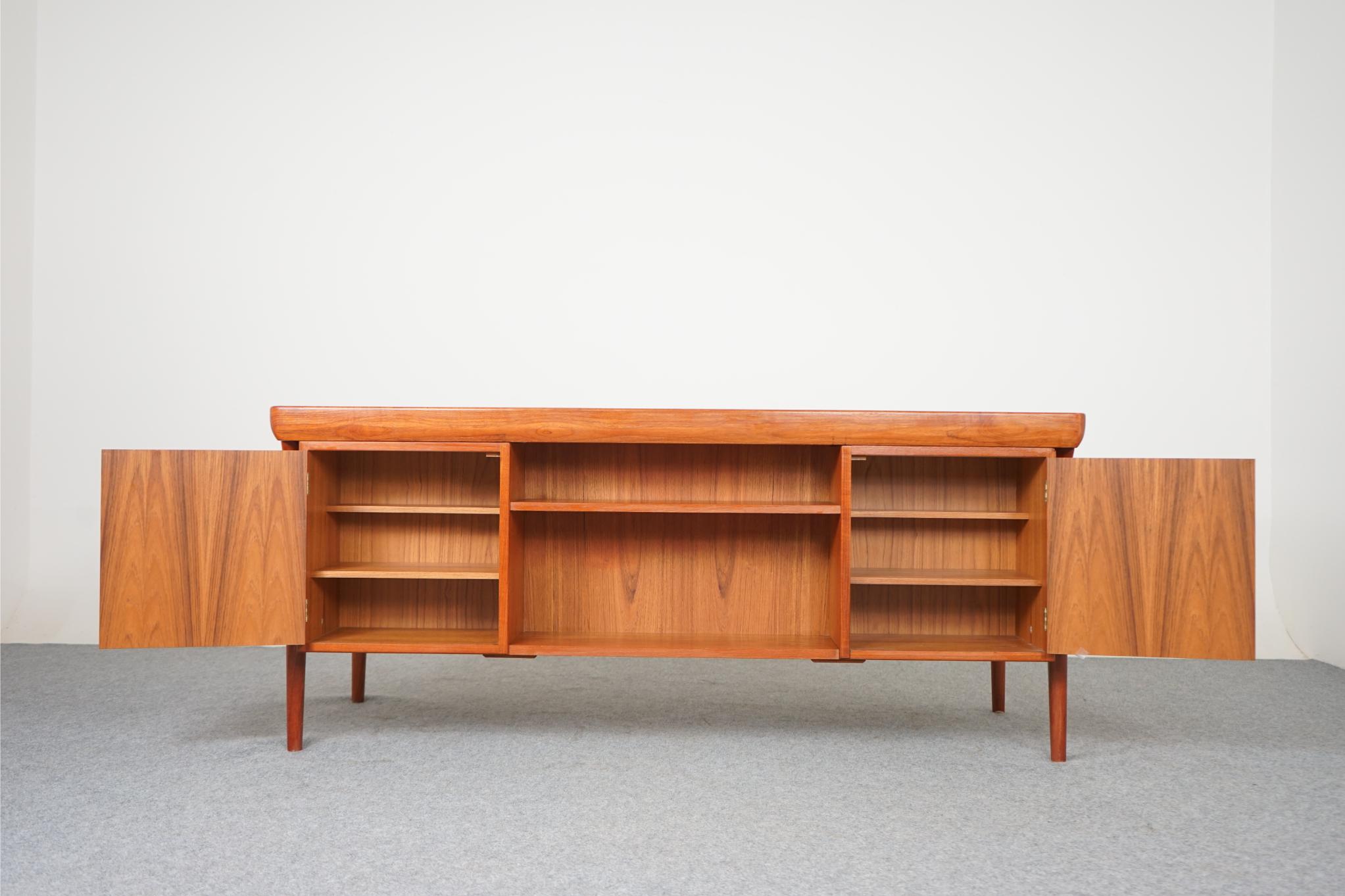 Danish Mid-Century Modern Teak Desk, by Ib Kofod Larsen For Faarup For Sale 10