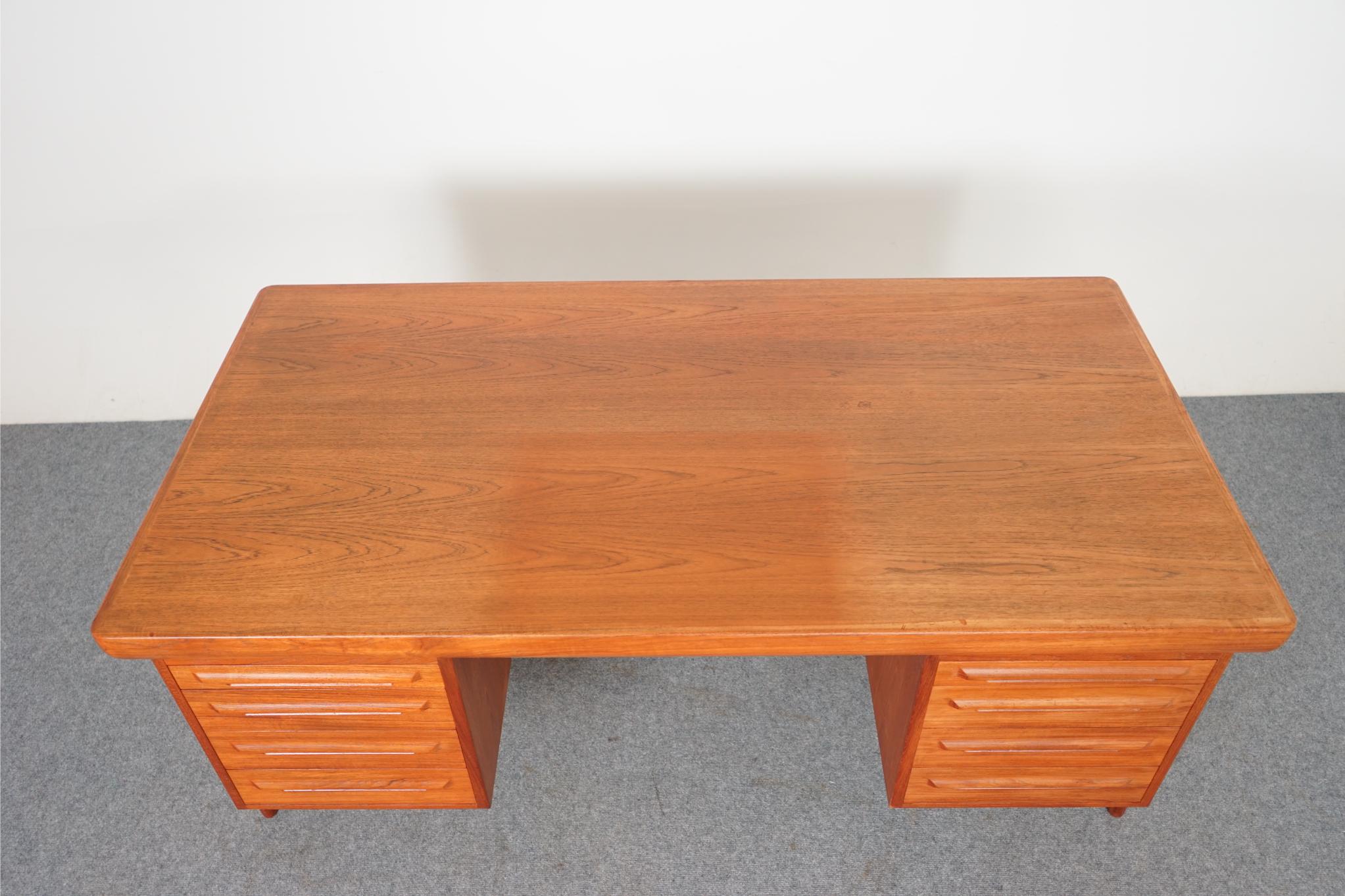 Danish Mid-Century Modern Teak Desk, by Ib Kofod Larsen For Faarup For Sale 1