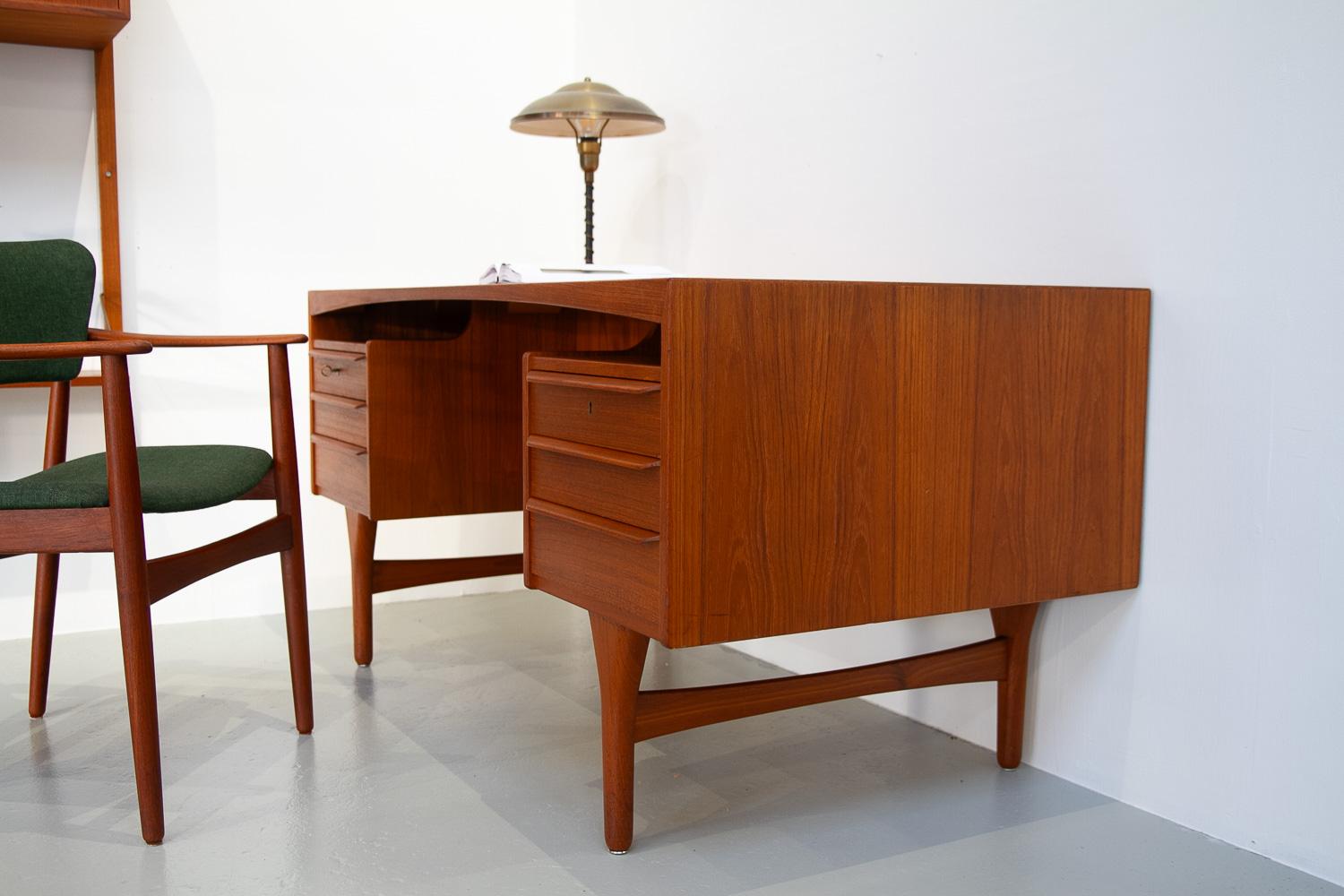 Danish Mid-Century Modern Teak Desk by Valdemar Mortensen, 1960s. For Sale 12