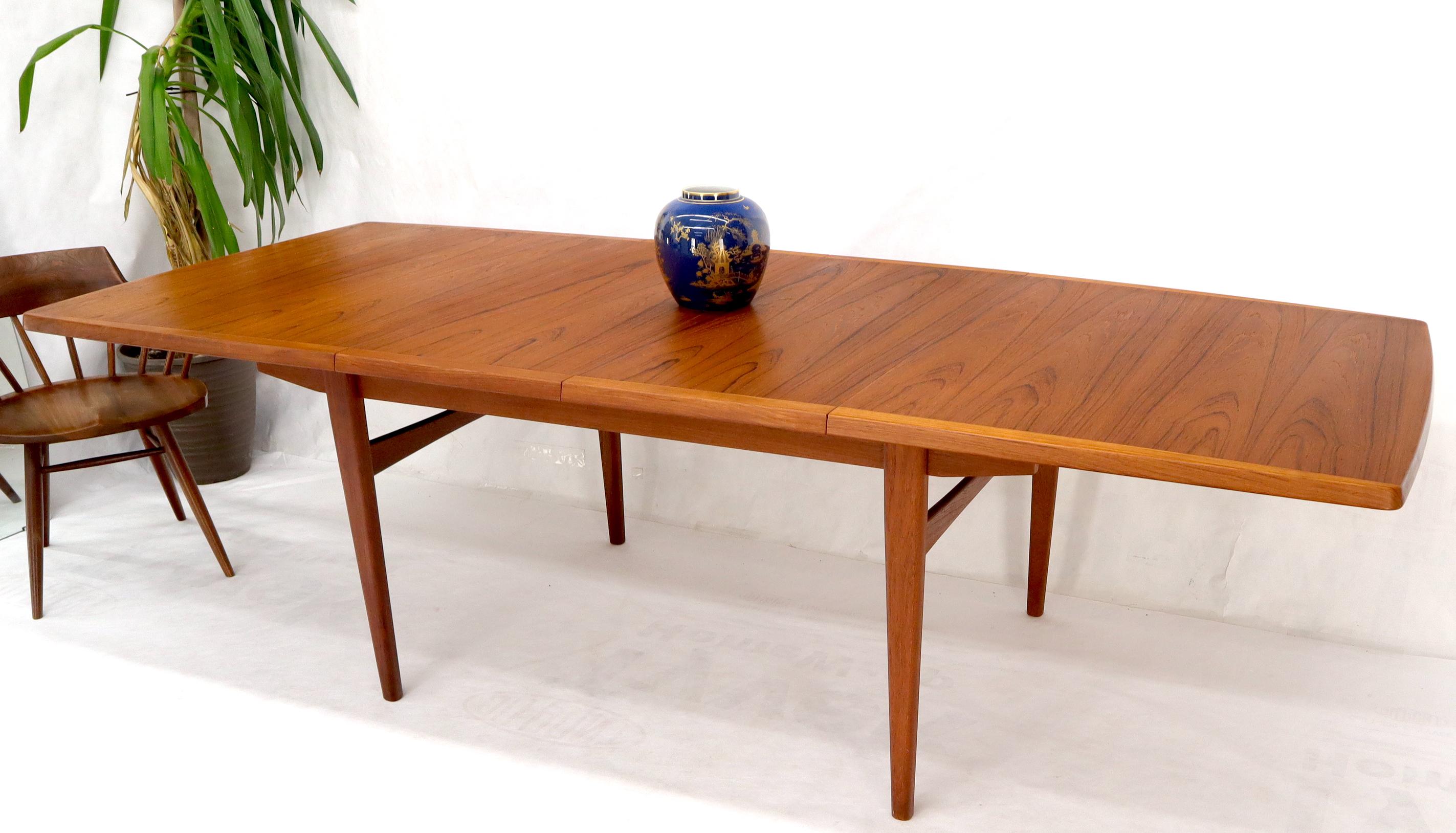 Danish Mid-Century Modern Teak Dining Table with Two Extension Boards Leaves 8