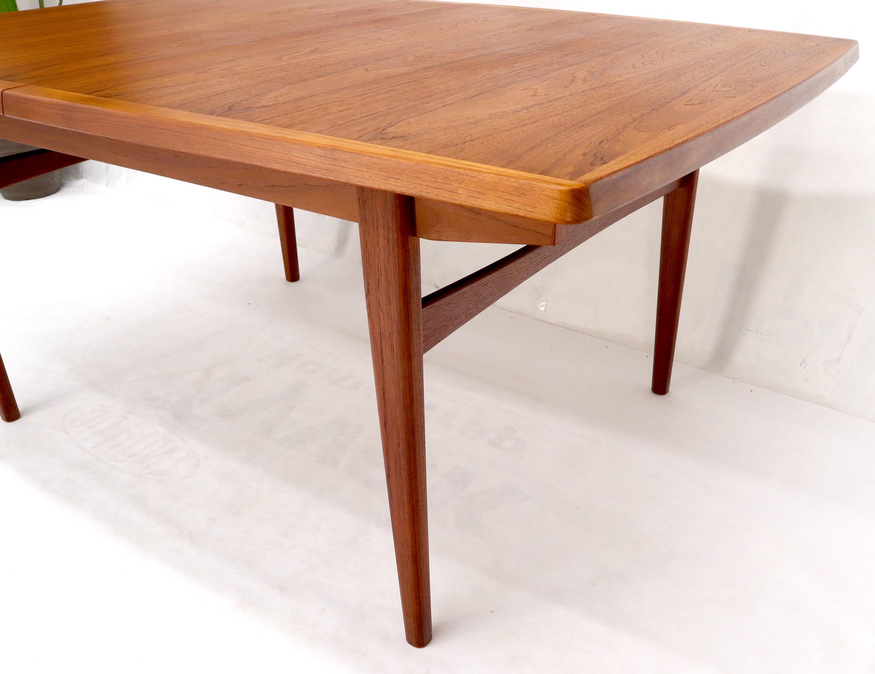 Danish Mid-Century Modern Teak Dining Table with Two Extension Boards Leaves In Good Condition In Rockaway, NJ