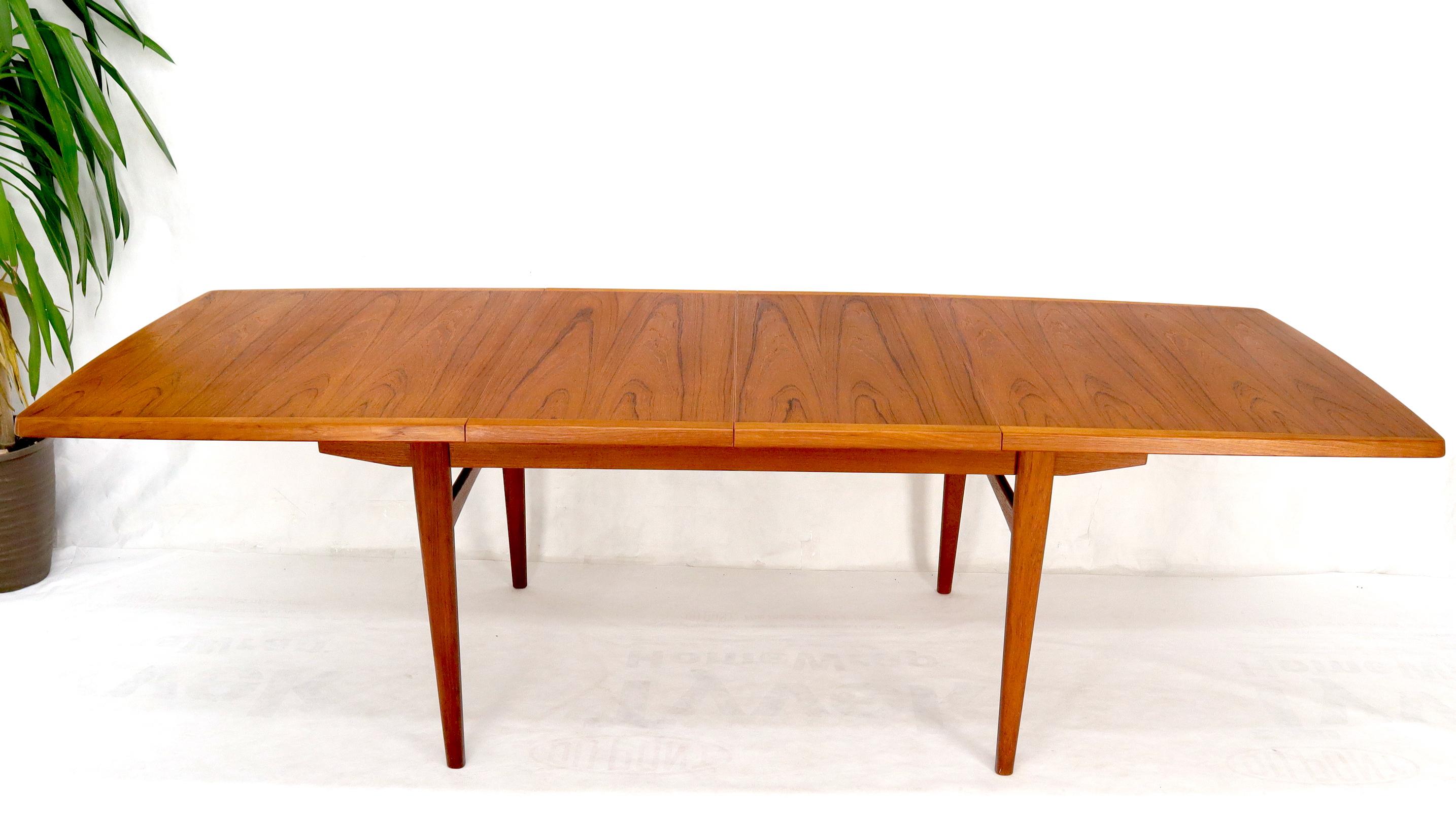 Danish Mid-Century Modern Teak Dining Table with Two Extension Boards Leaves 4