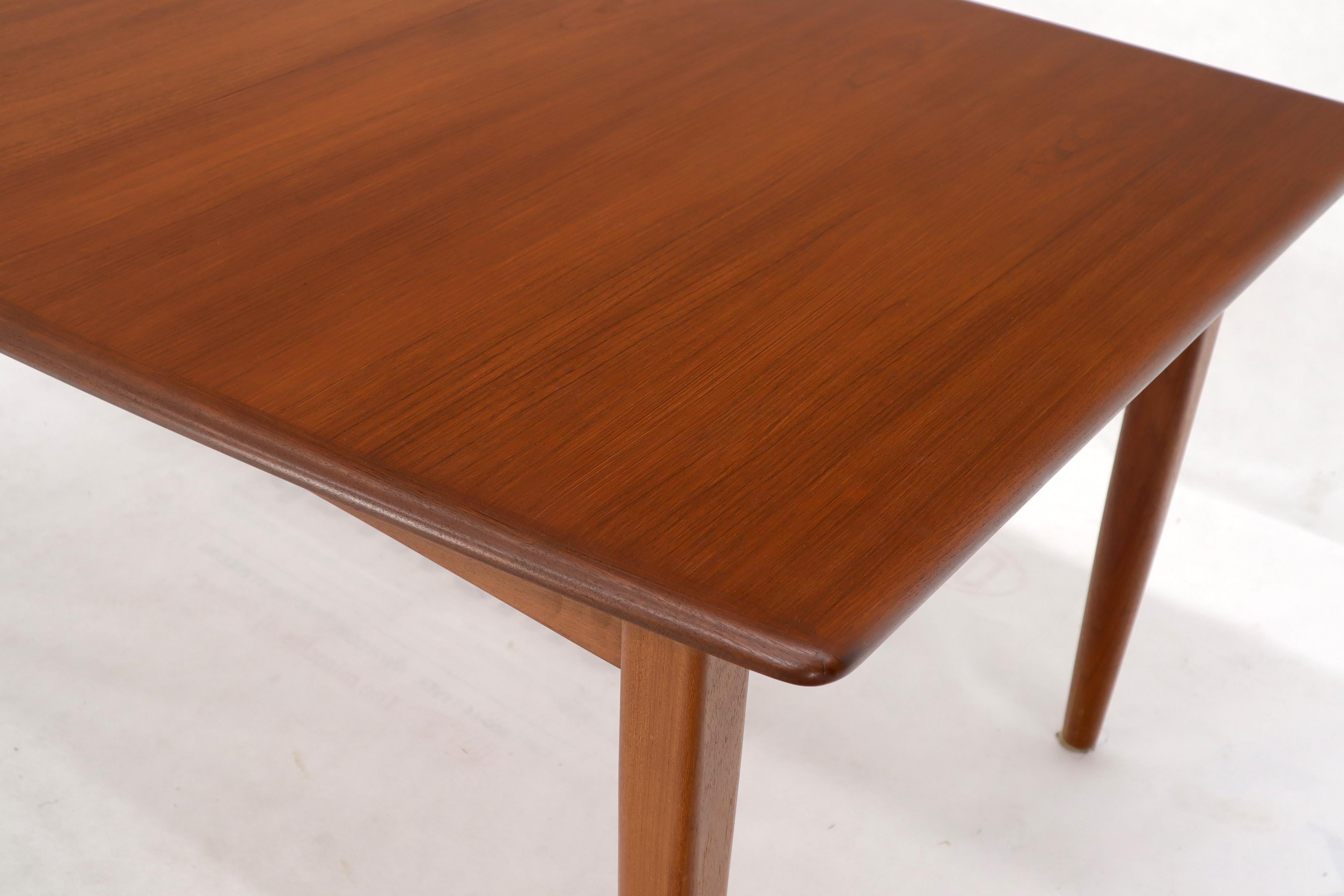 Danish Mid-Century Modern Teak Dining Table with Two Pop Up Self Storing Leaves For Sale 6