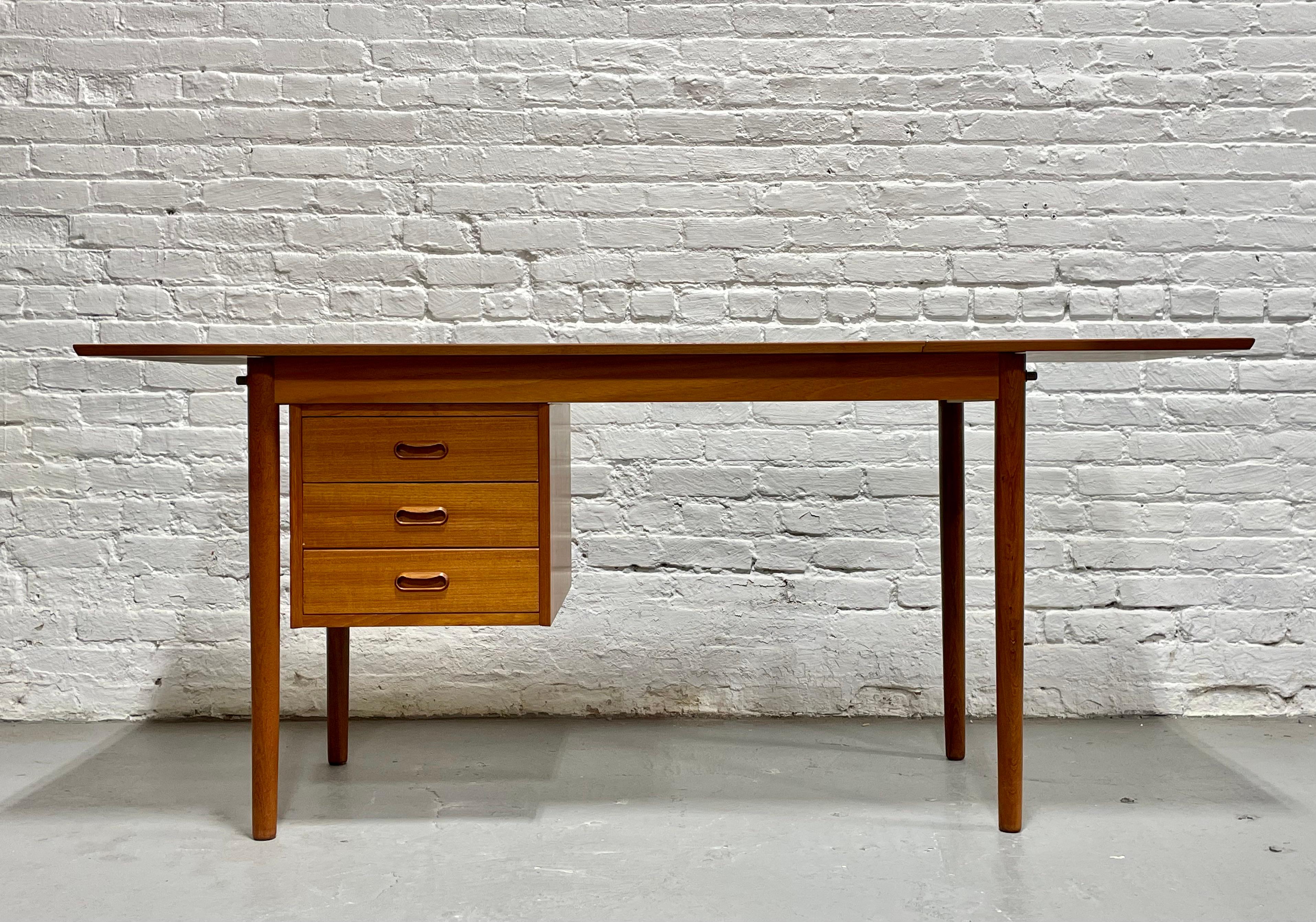 Milieu du XXe siècle DESK double face danois moderne du milieu du siècle dernier + feuille en goutte, années 1960 en vente