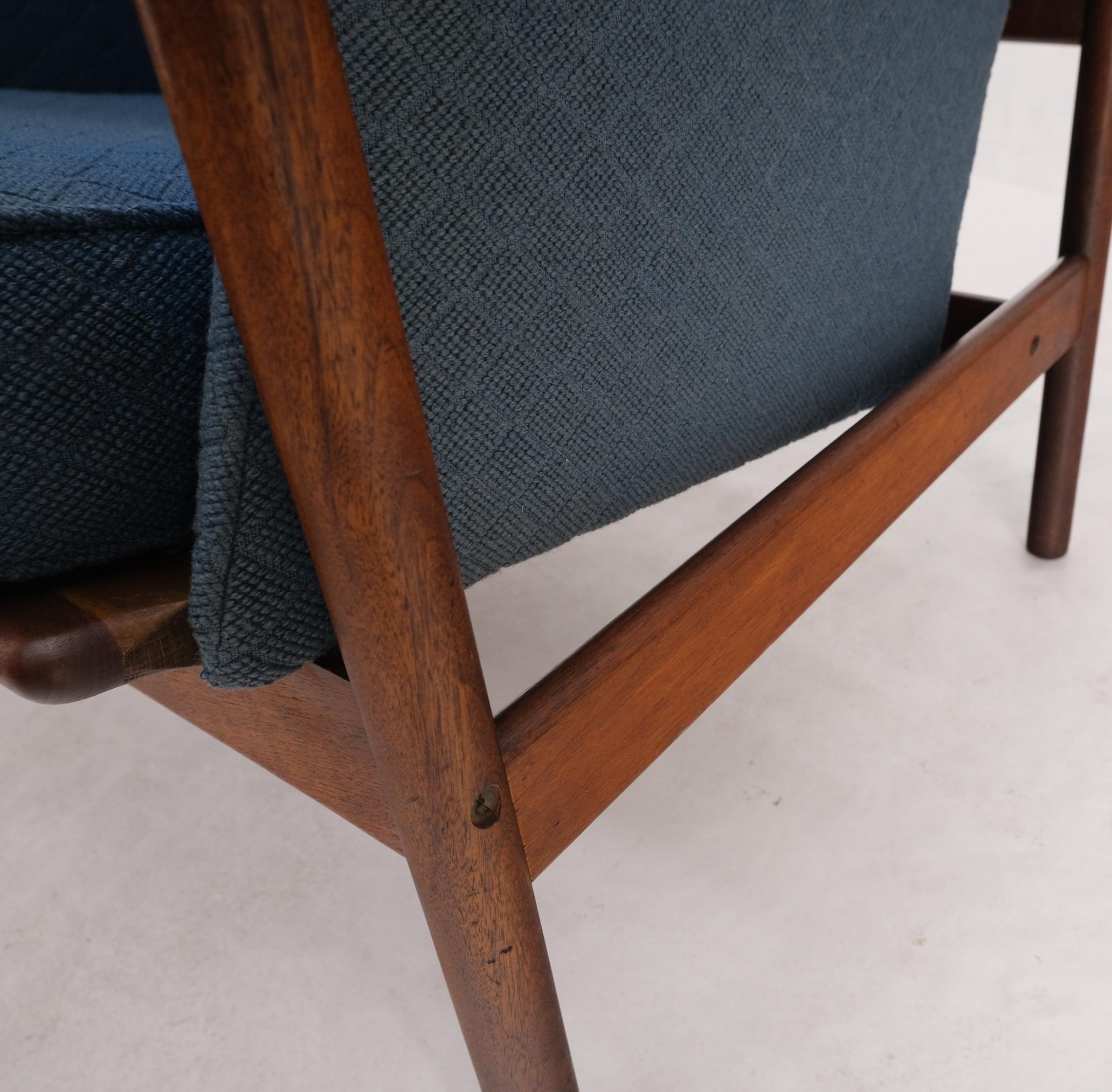 Danish Mid Century Modern Teak Dowels Design Lounge Chair by Selig In Good Condition For Sale In Rockaway, NJ