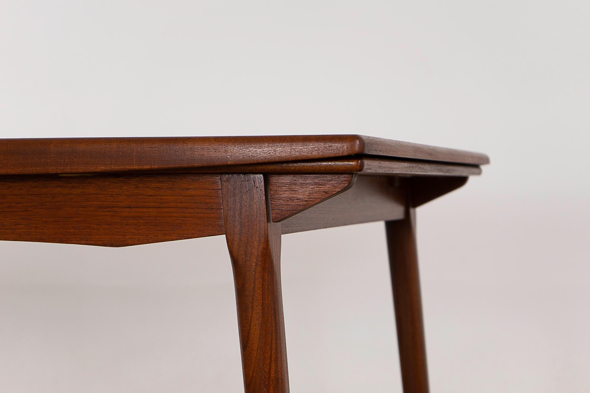 Danish Mid-Century Modern Teak Drawleaf Dining Table For Sale 6
