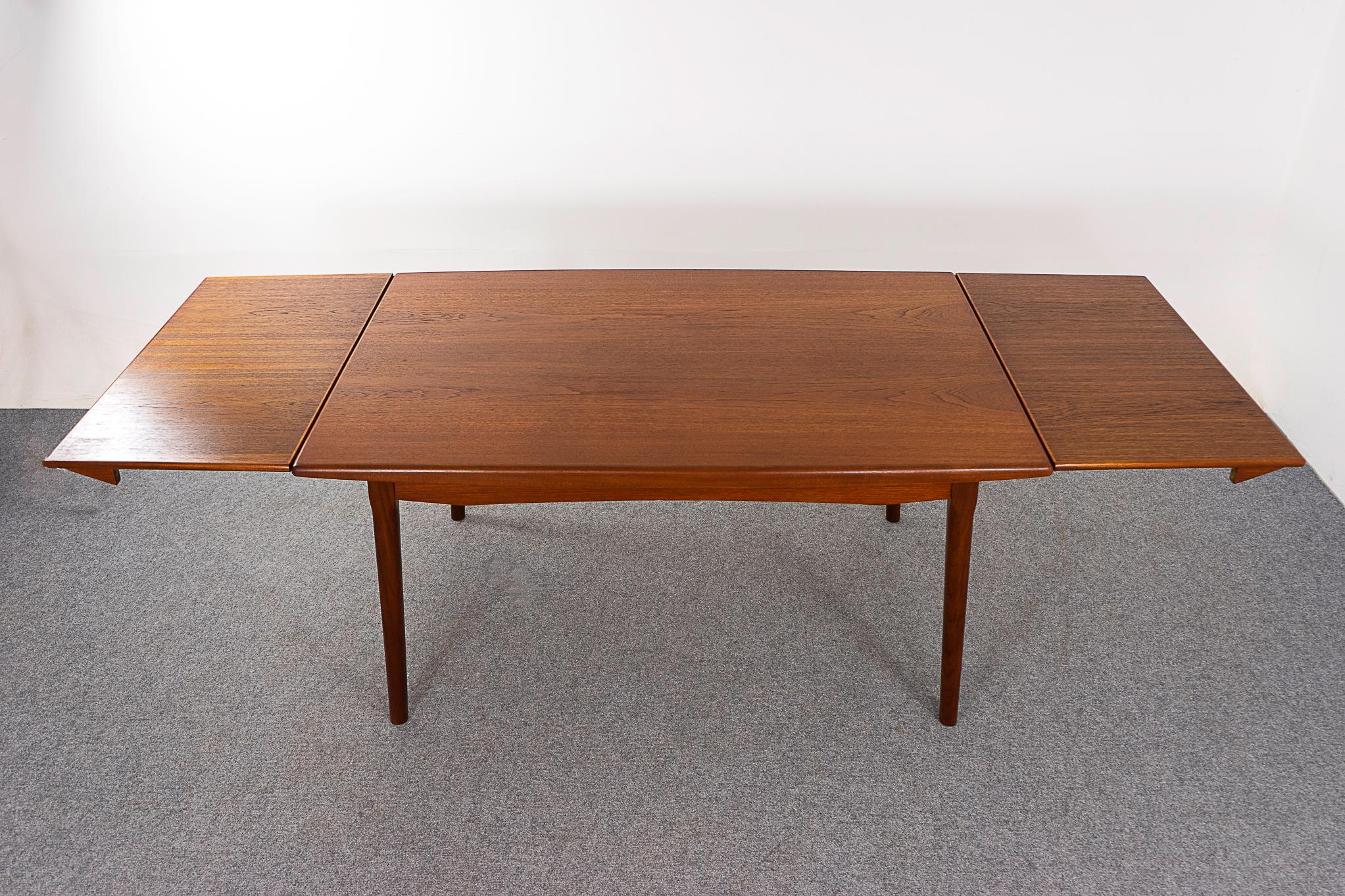 Danish Mid-Century Modern Teak Drawleaf Dining Table For Sale 2