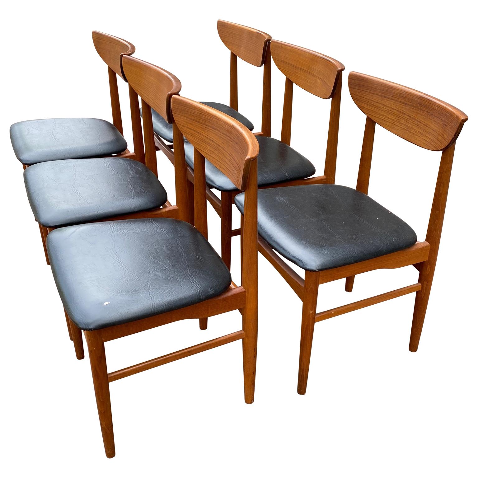 Danish Mid-Century Modern Teak Dyrlund Dining Chairs Set of Eight In Good Condition In Haddonfield, NJ