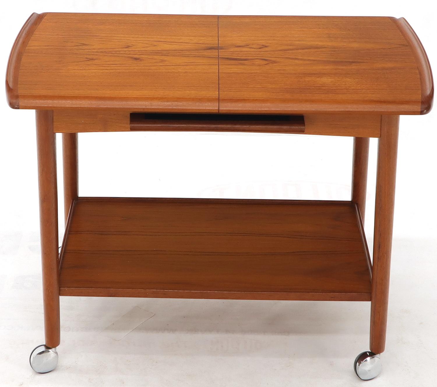 Danish Mid-Century Modern Teak Expandable Cart with One Leaf For Sale 2