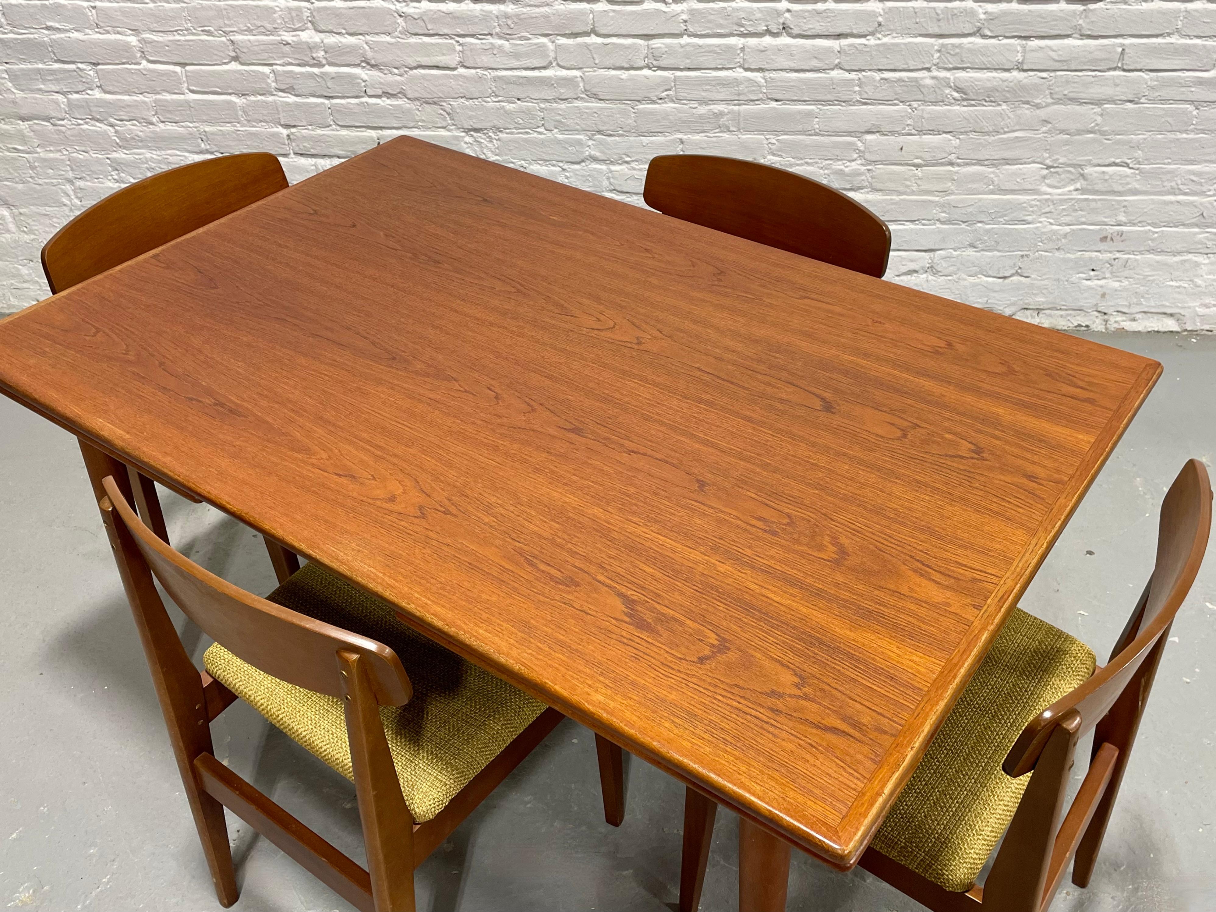 TABLE À DINER DANISH Mid Century Modern en teck extensible, feuilles cachées, c.I.C. en vente 6