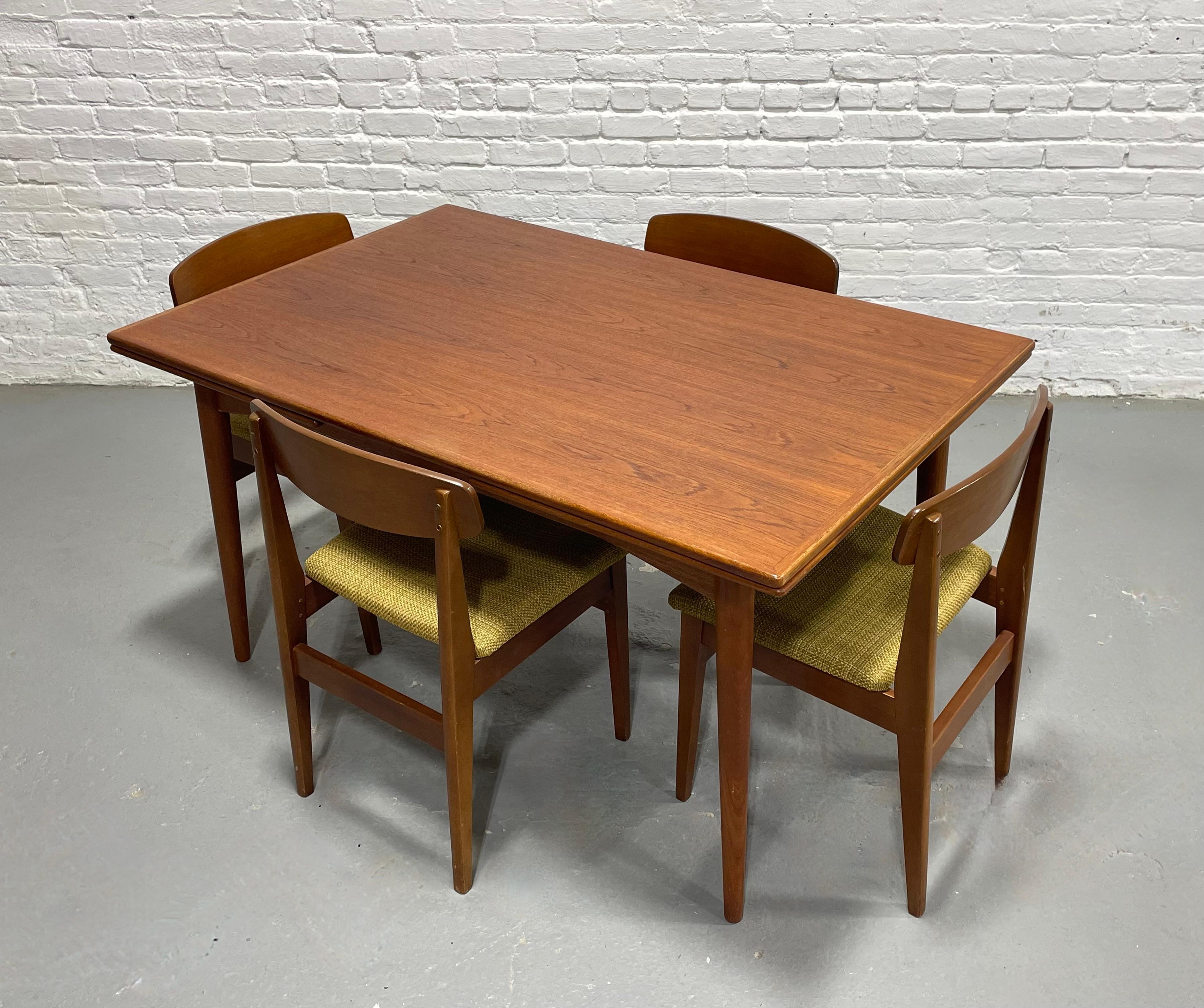 TABLE À DINER DANISH Mid Century Modern en teck extensible, feuilles cachées, c.I.C. en vente 3