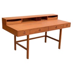 Bureau de partenaires en teck moderne danois du milieu du siècle, à plateau rabattable, par Peter Nielsen