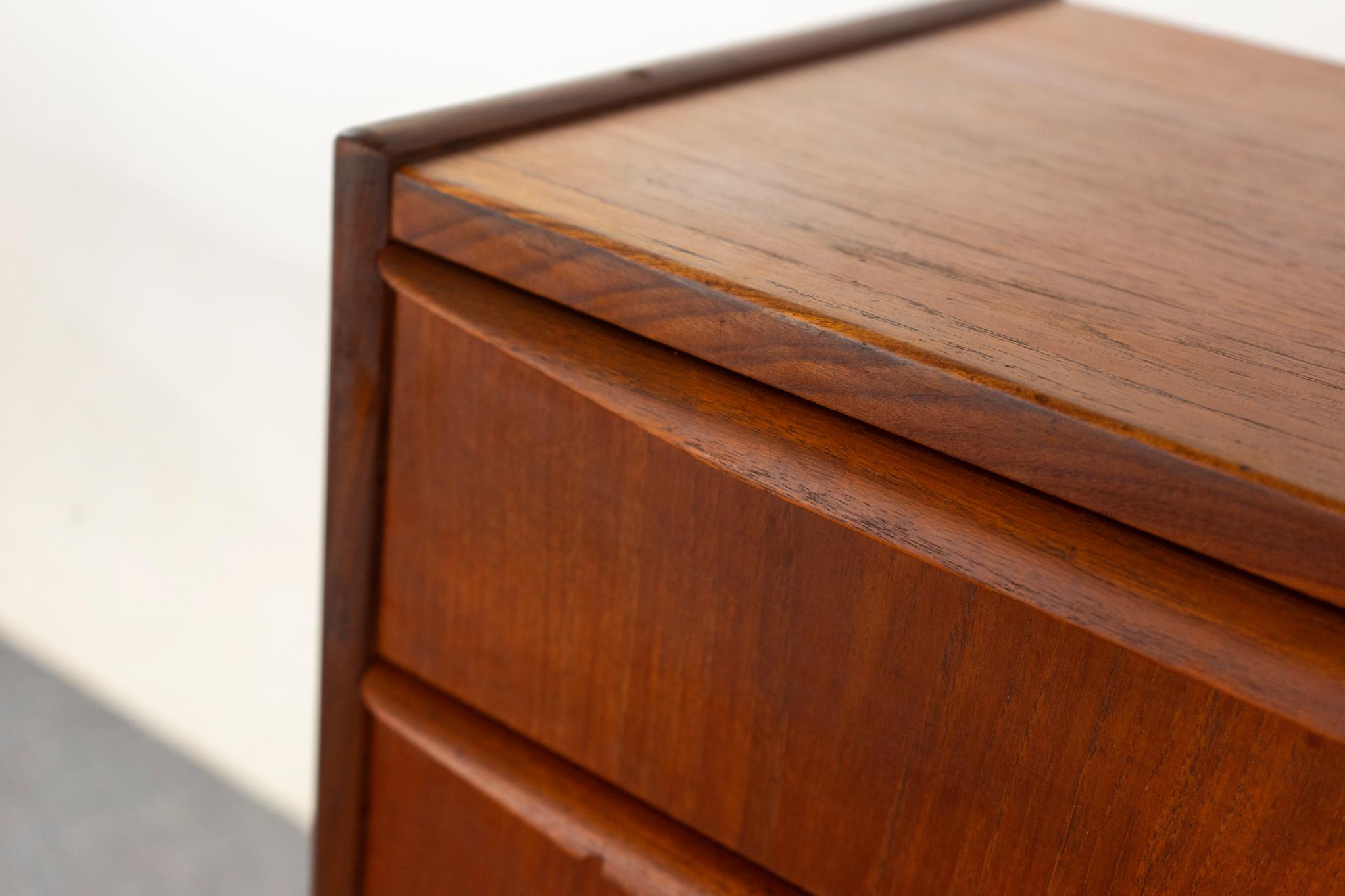 Veneer Danish Mid-Century Modern Teak Highboy Dresser For Sale