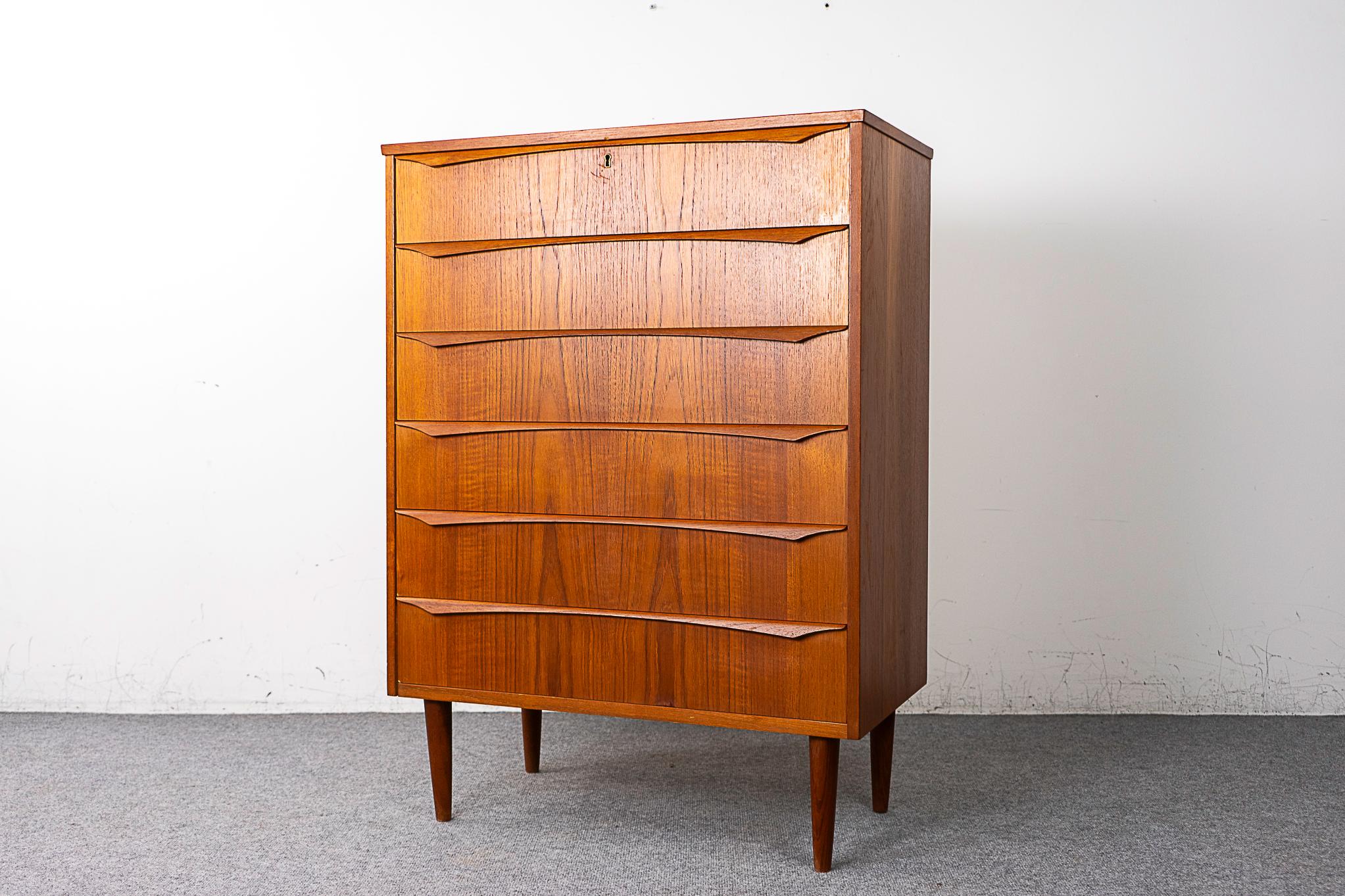 Danish Mid-Century Modern Teak Highboy Dresser In Good Condition For Sale In VANCOUVER, CA
