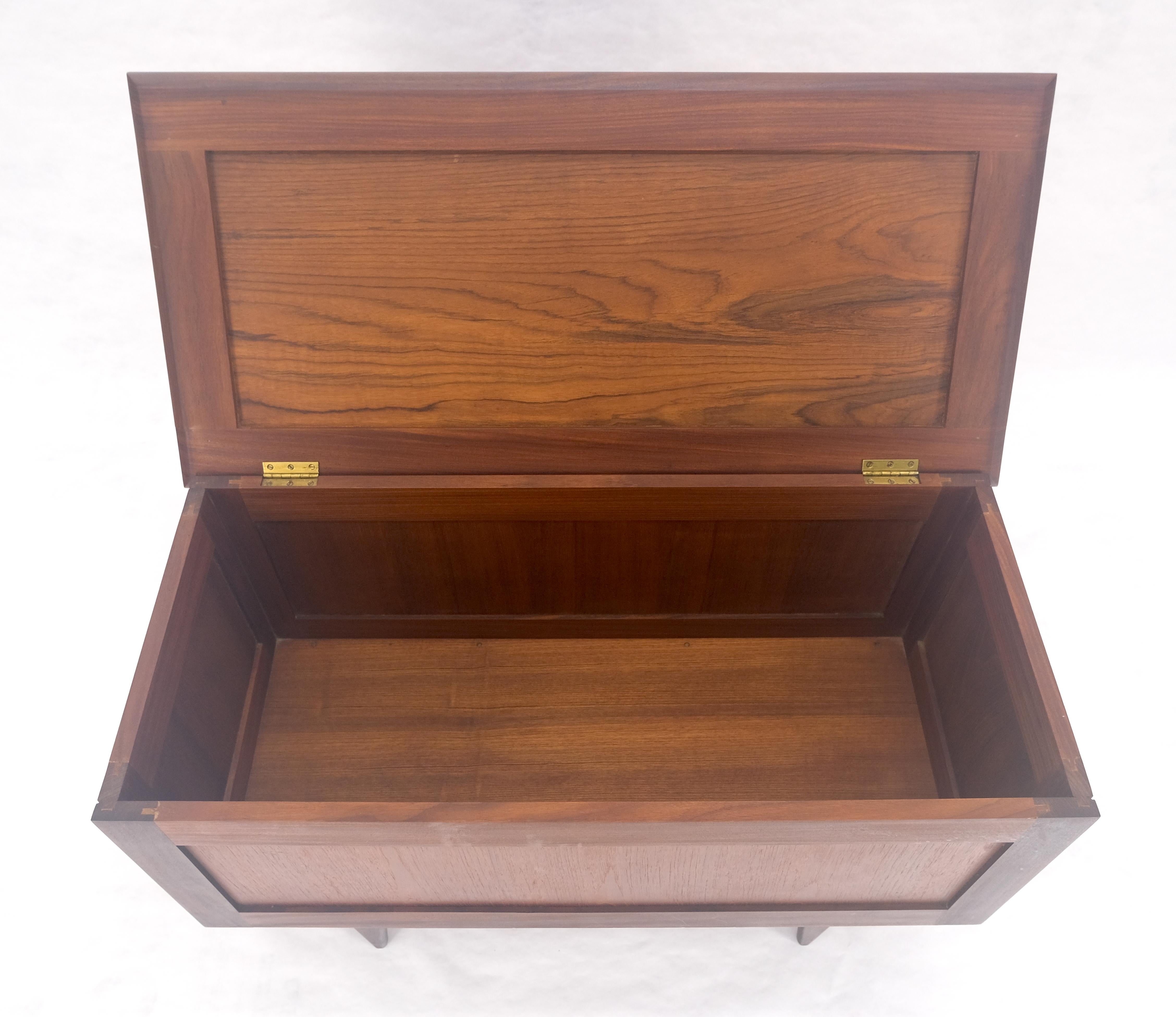 Teak Baule di speranza danese in teak della metà del secolo scorso MINT in vendita