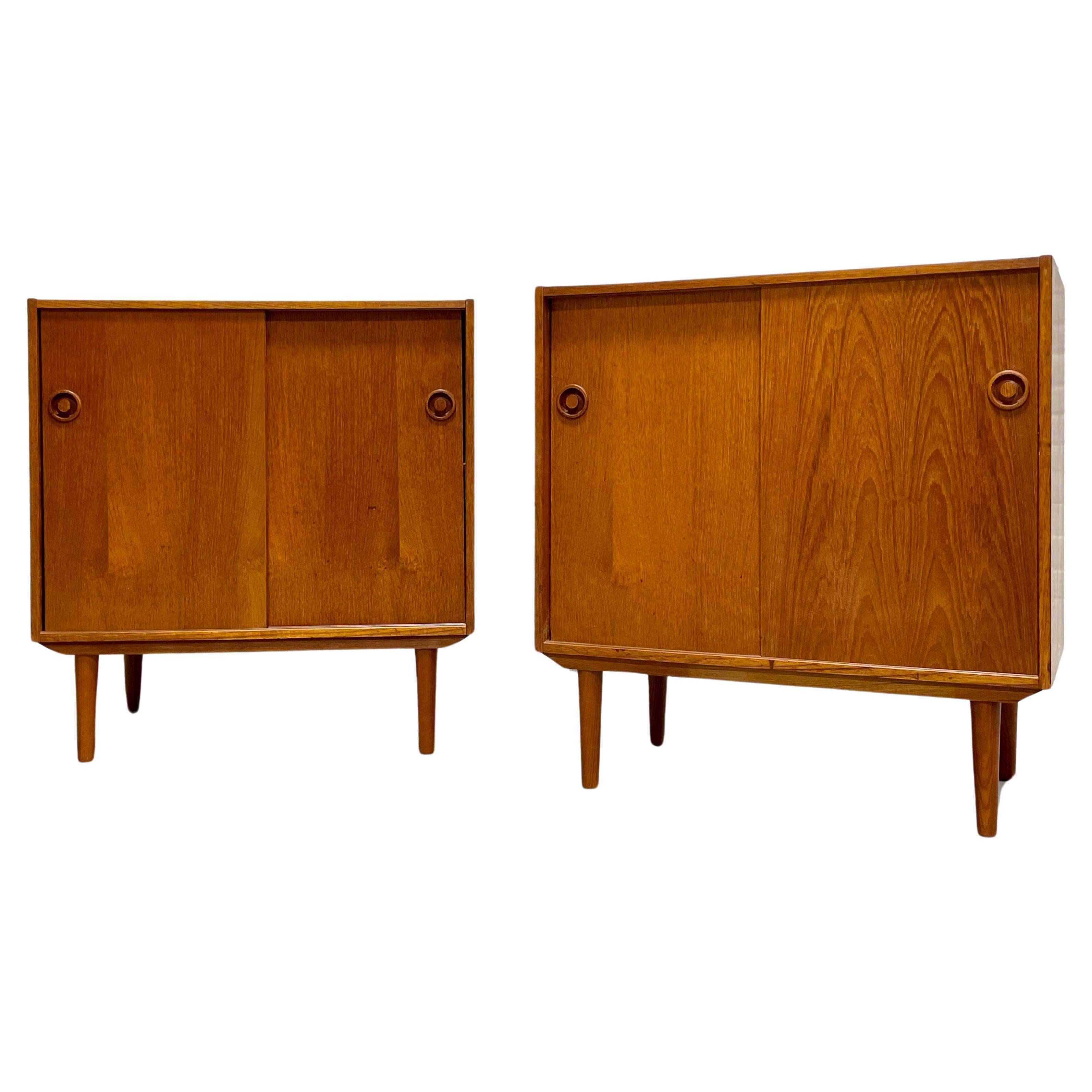 DANISH Mid Century Modern Teak Jr. CREDENZA / STORAGE Schrank, ca. 1960er Jahre im Angebot