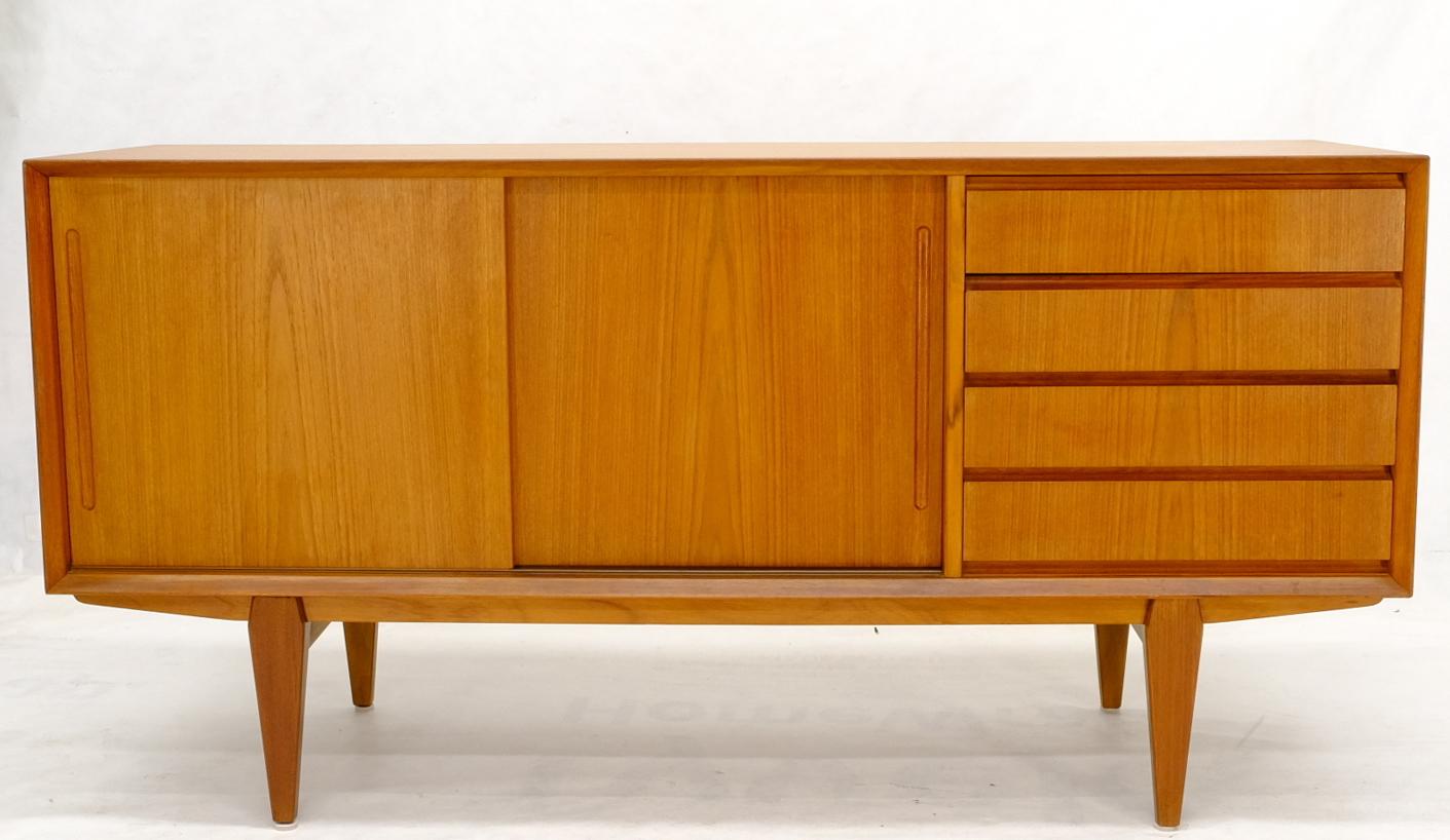 20th Century Danish Mid-Century Modern Teak Low 4 Drawers Sliding Doors Compartment Credenza For Sale