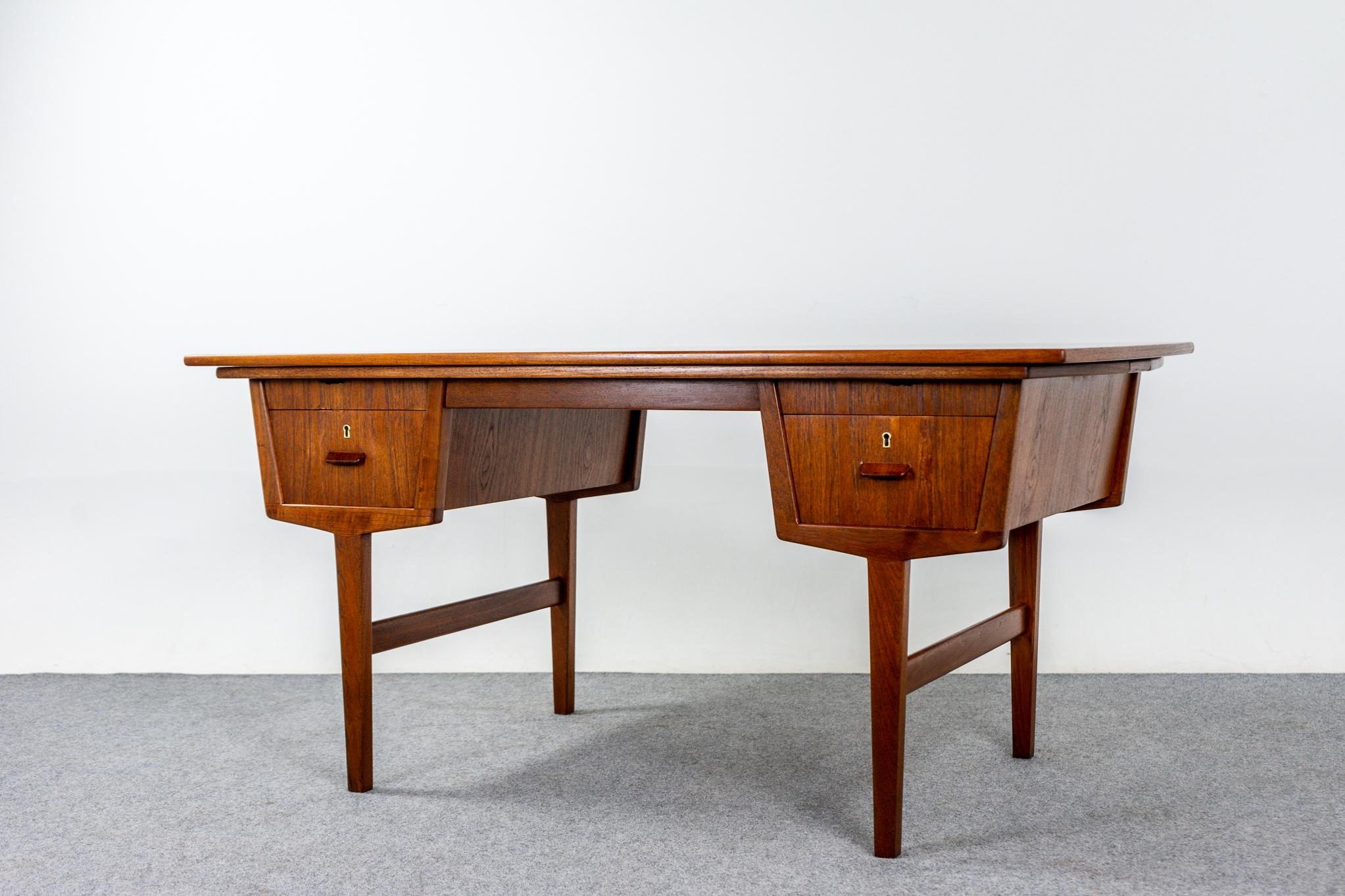 Veneer Danish Mid-Century Modern Teak Metamorphic Partner Desk