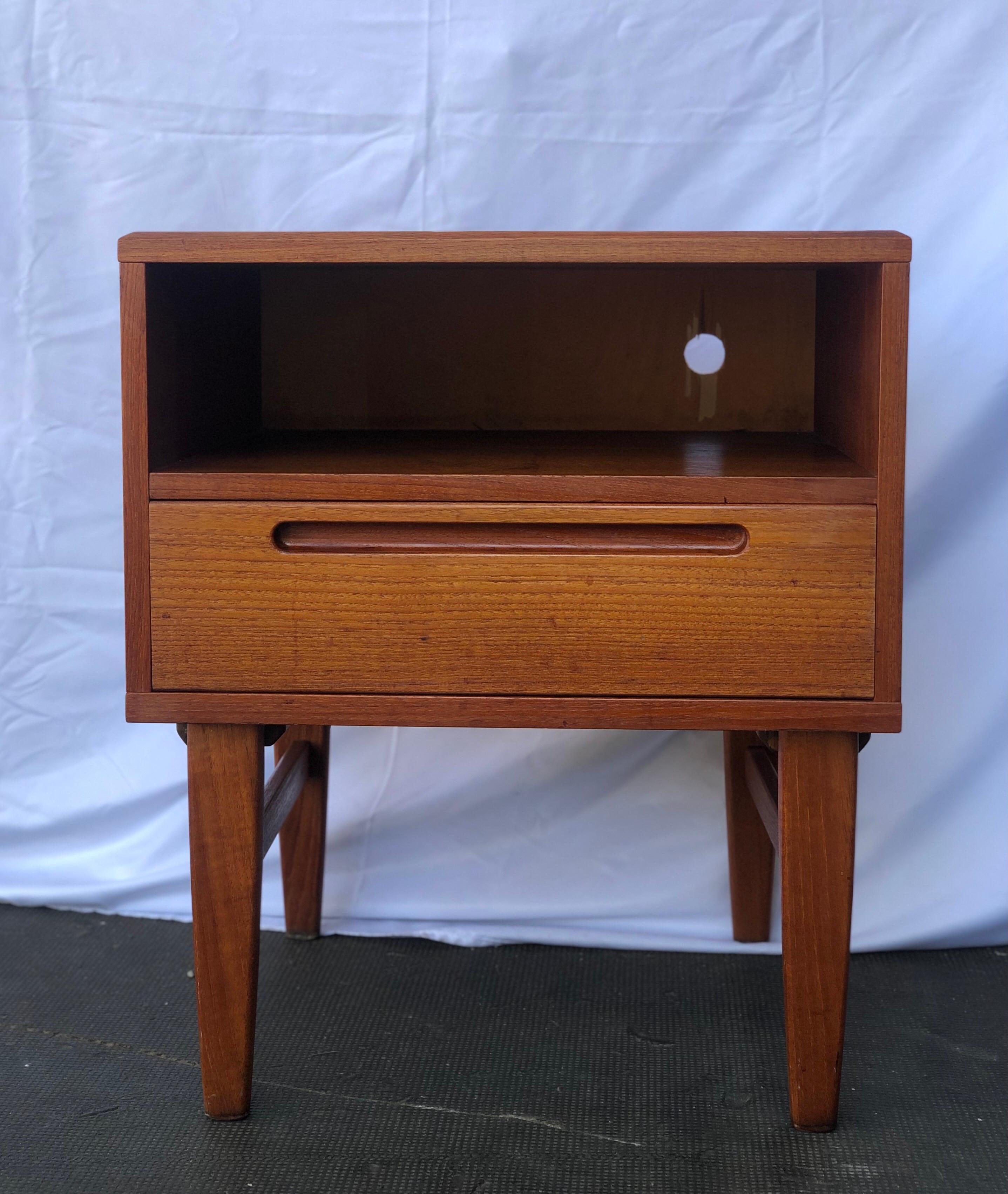 Simple and beautiful single drawer night stand in teak in style of Nils Jonsson.