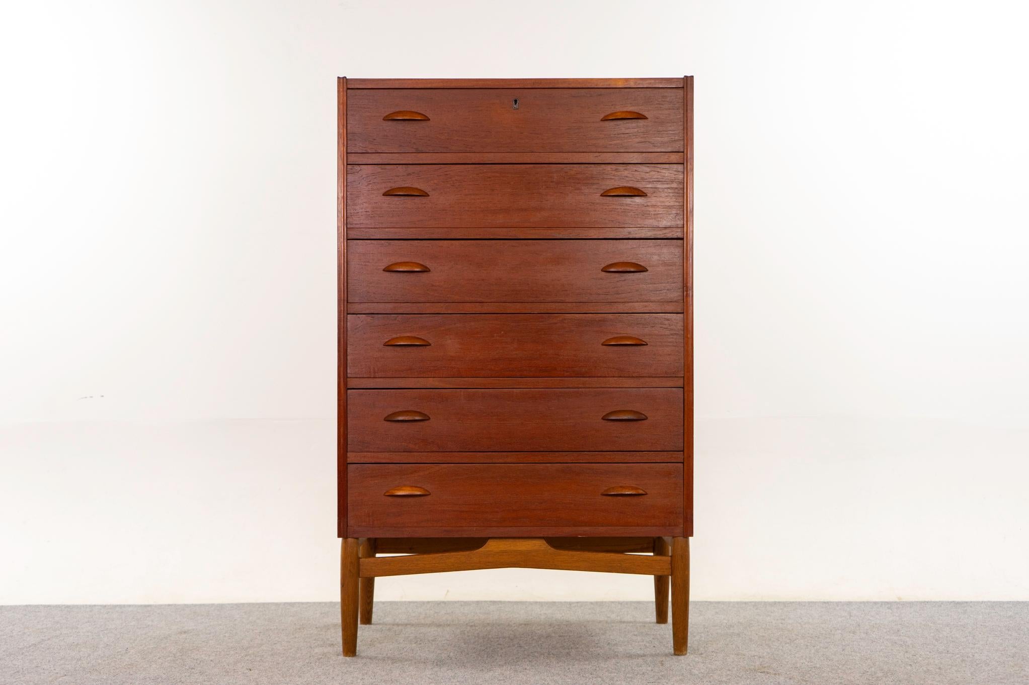 Teak & oak Danish dresser, circa 1960's. Stunning book-matched teak veneer and solid wood edging construction. Darling curved handles and contrasting, floating oak base. 

An unrestored item with the option to purchase in restored condition for an
