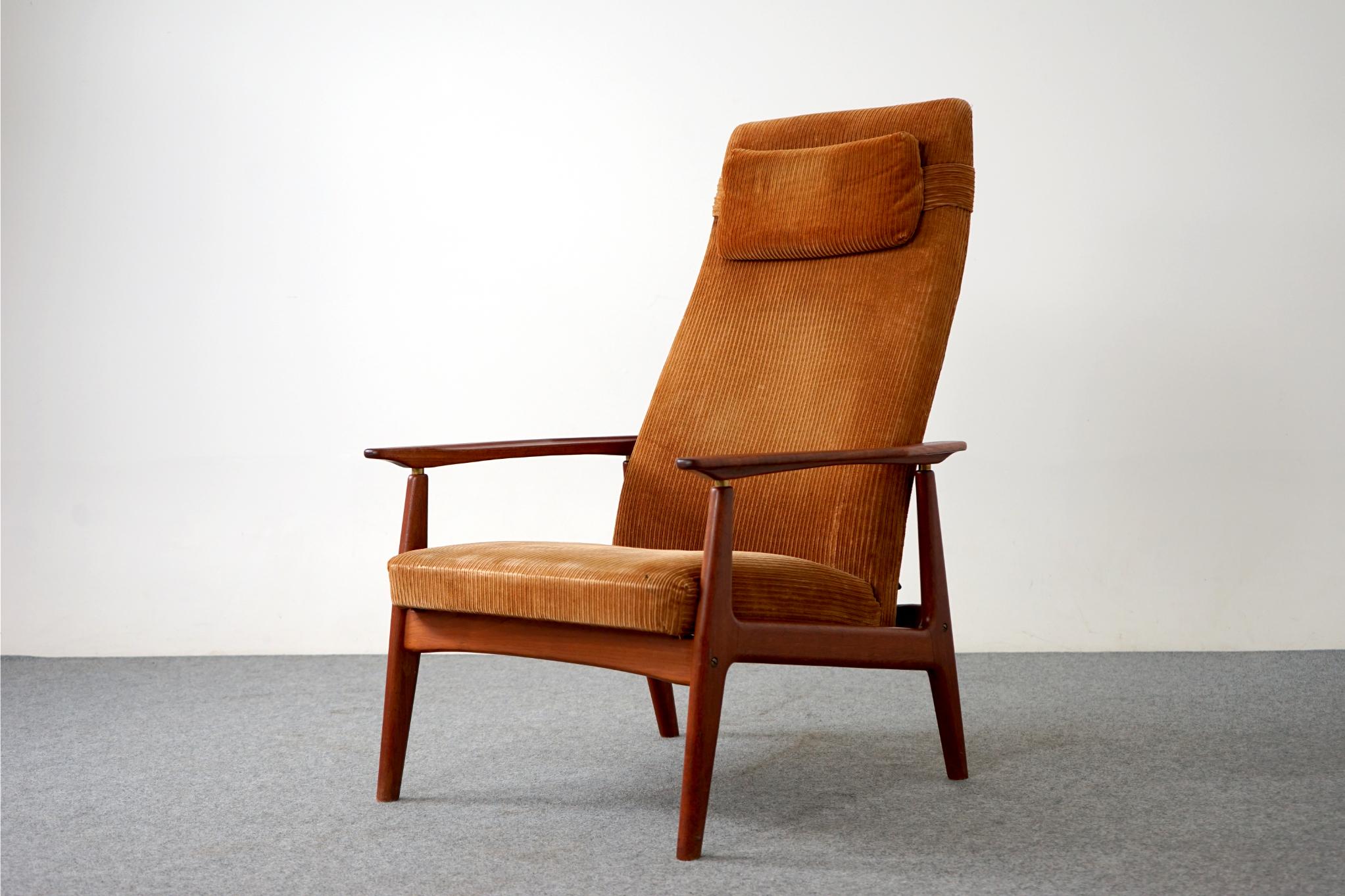 Rosewood Danish modern lounge chair, circa 1960's. High back on lounge chair provides extra support for your neck. Clean modern solid wood frame with loose cushions design is easy to combine with other furniture in your living room.

Wood frame is