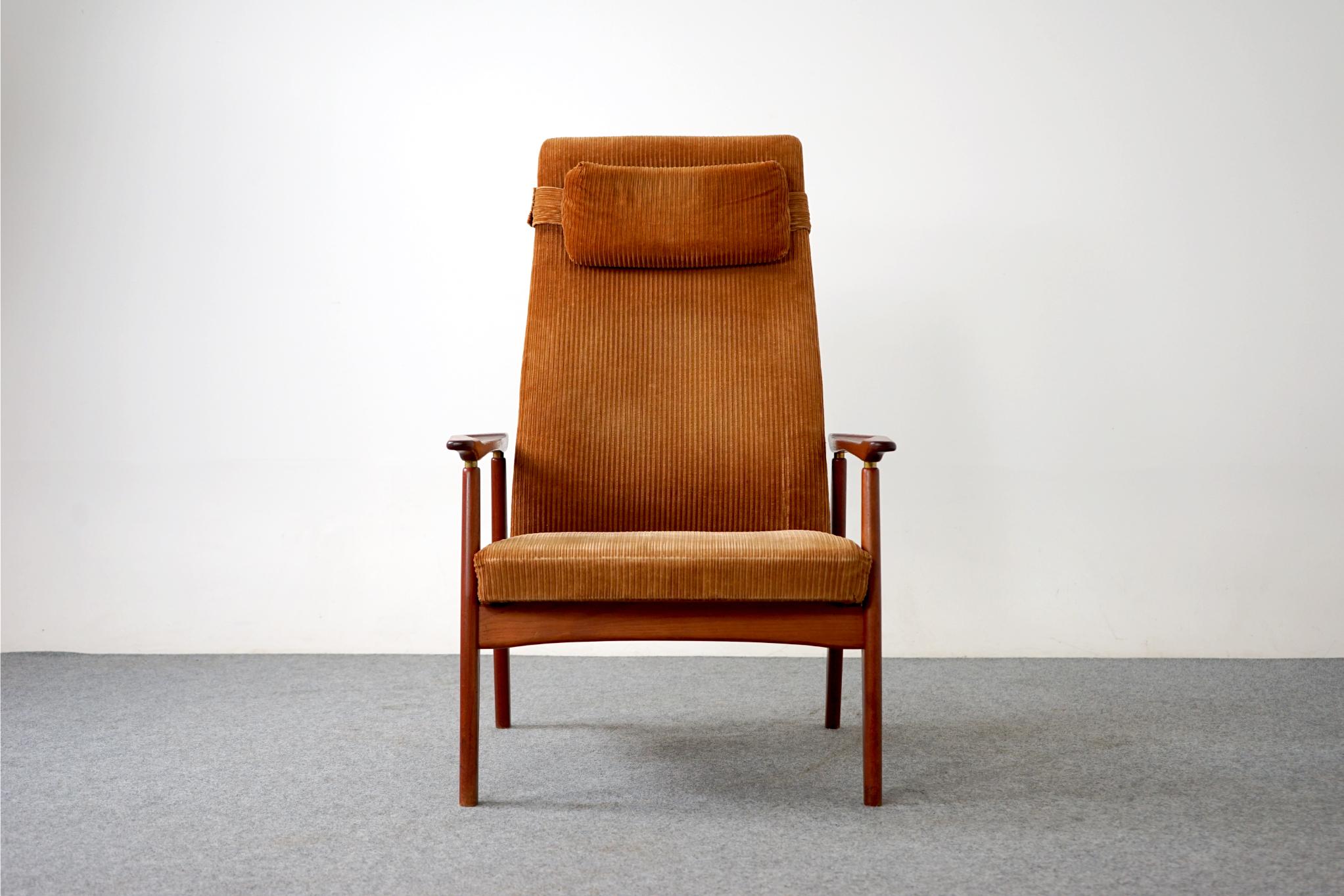 Scandinavian Modern Danish Mid-Century Modern Teak Reclining Lounge Chair