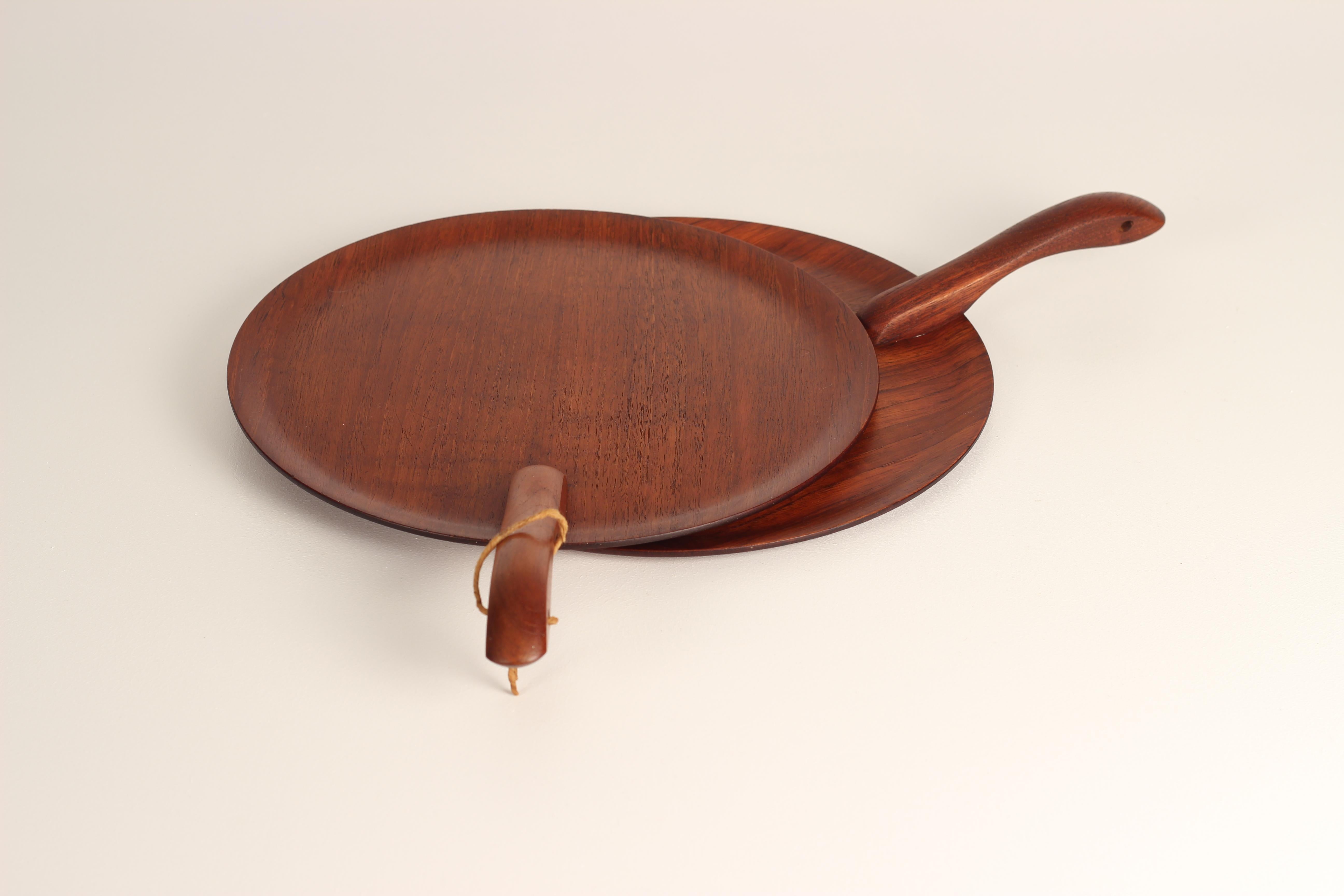 Danish Mid-Century Modern Teak Serving Plate or Cheese Board Similar to Bojesen In Good Condition In London, GB