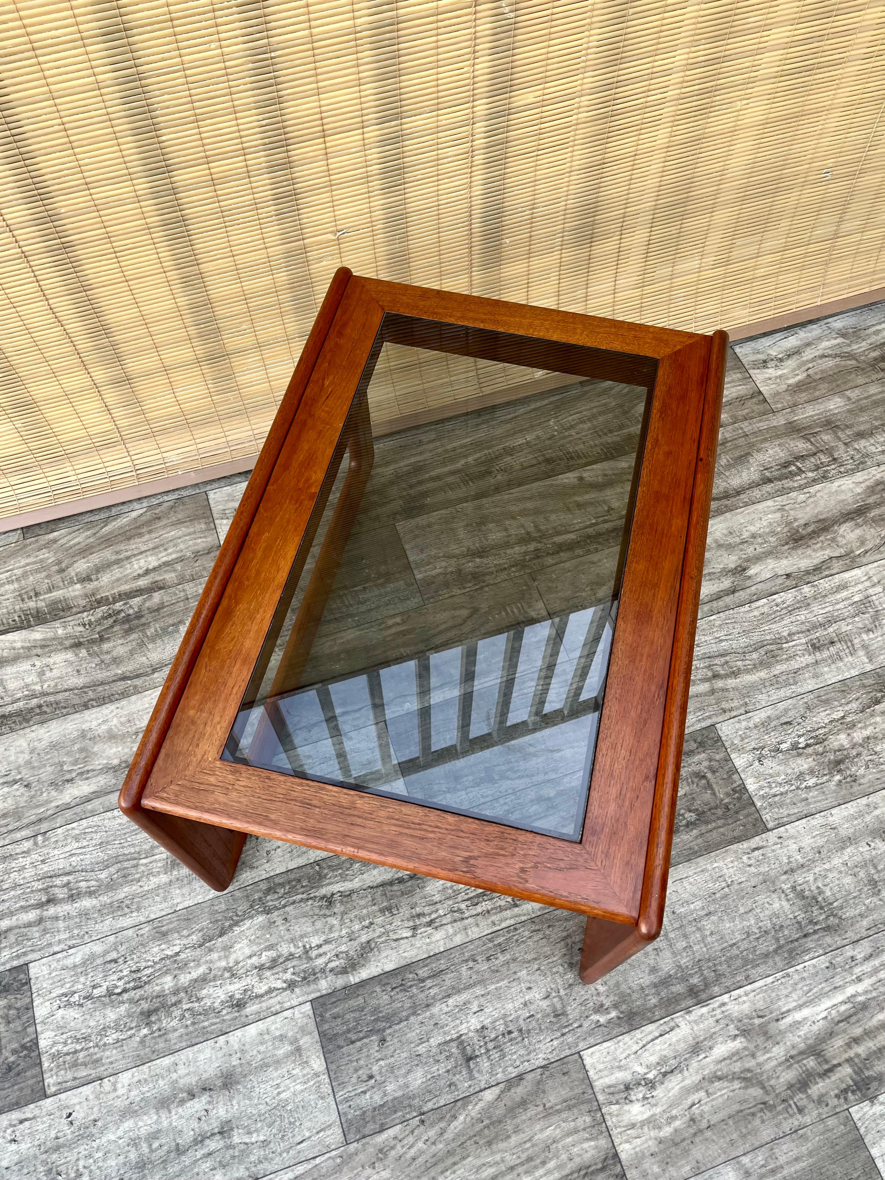 Dänischer Mid-Century-Modern-Beistelltisch aus Teakholz von Komfort Dänemark, ca. 1960er Jahre. im Angebot 7