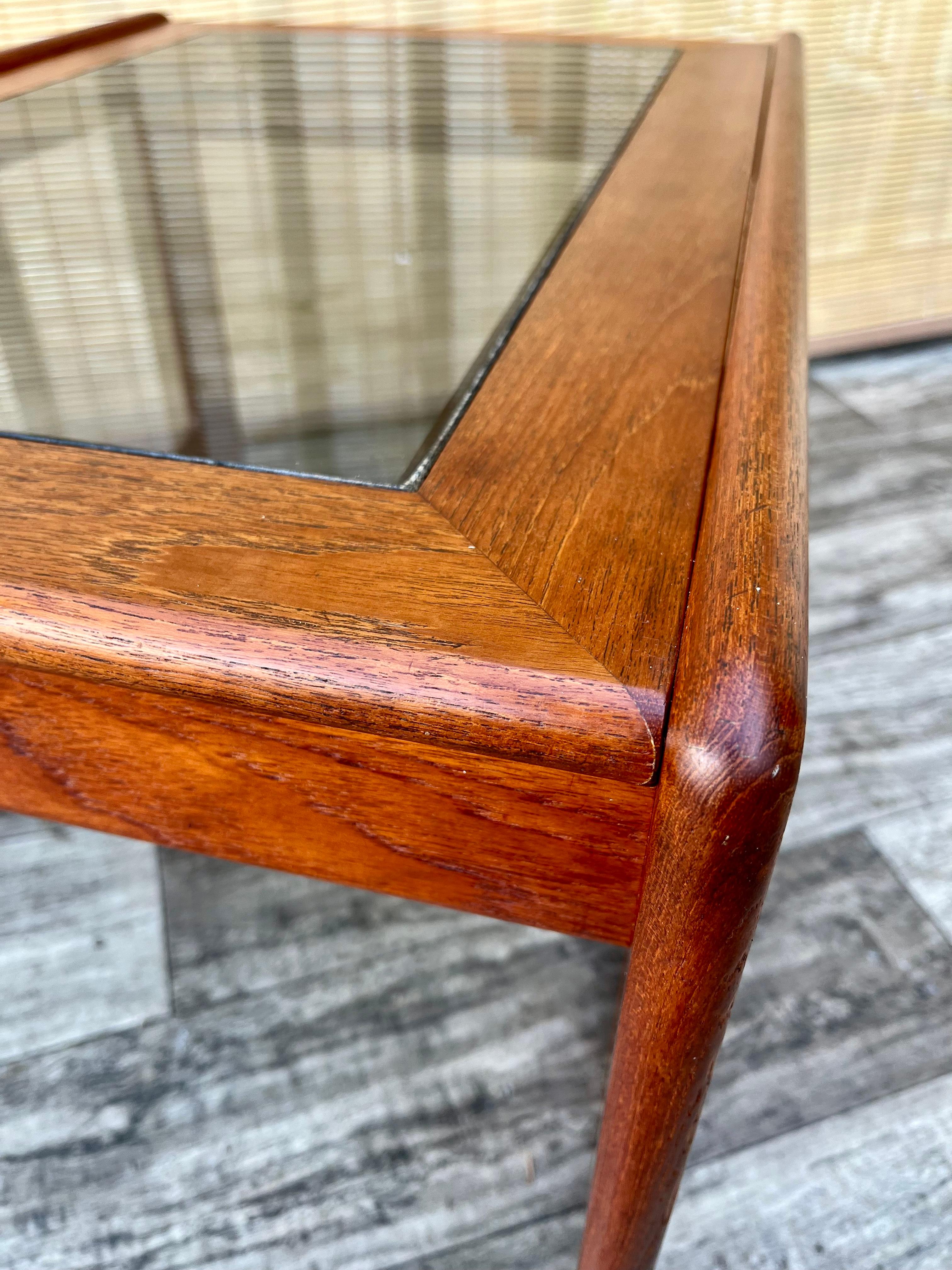 Dänischer Mid-Century-Modern-Beistelltisch aus Teakholz von Komfort Dänemark, ca. 1960er Jahre. im Angebot 10