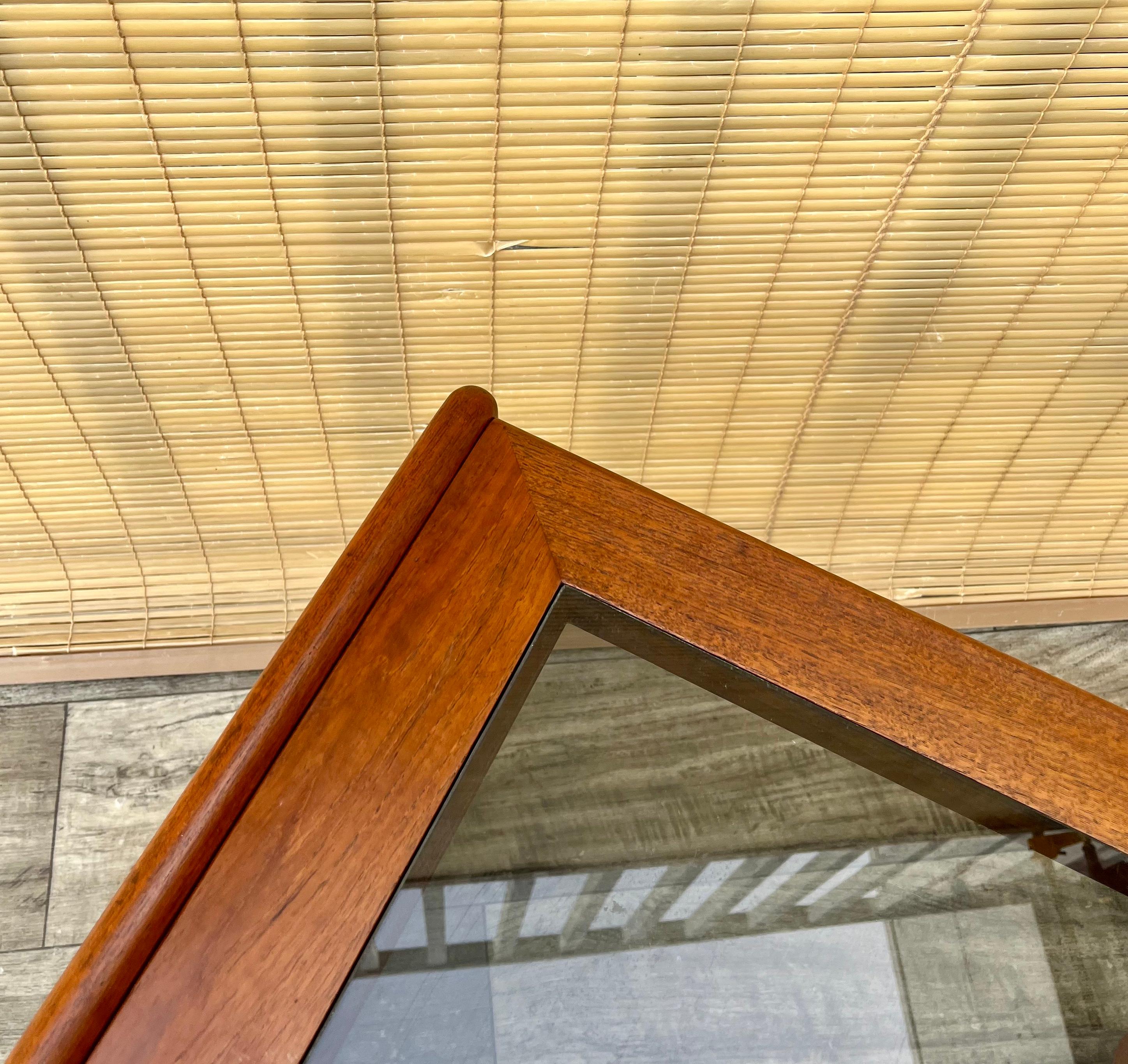 Dänischer Mid-Century-Modern-Beistelltisch aus Teakholz von Komfort Dänemark, ca. 1960er Jahre. im Angebot 12