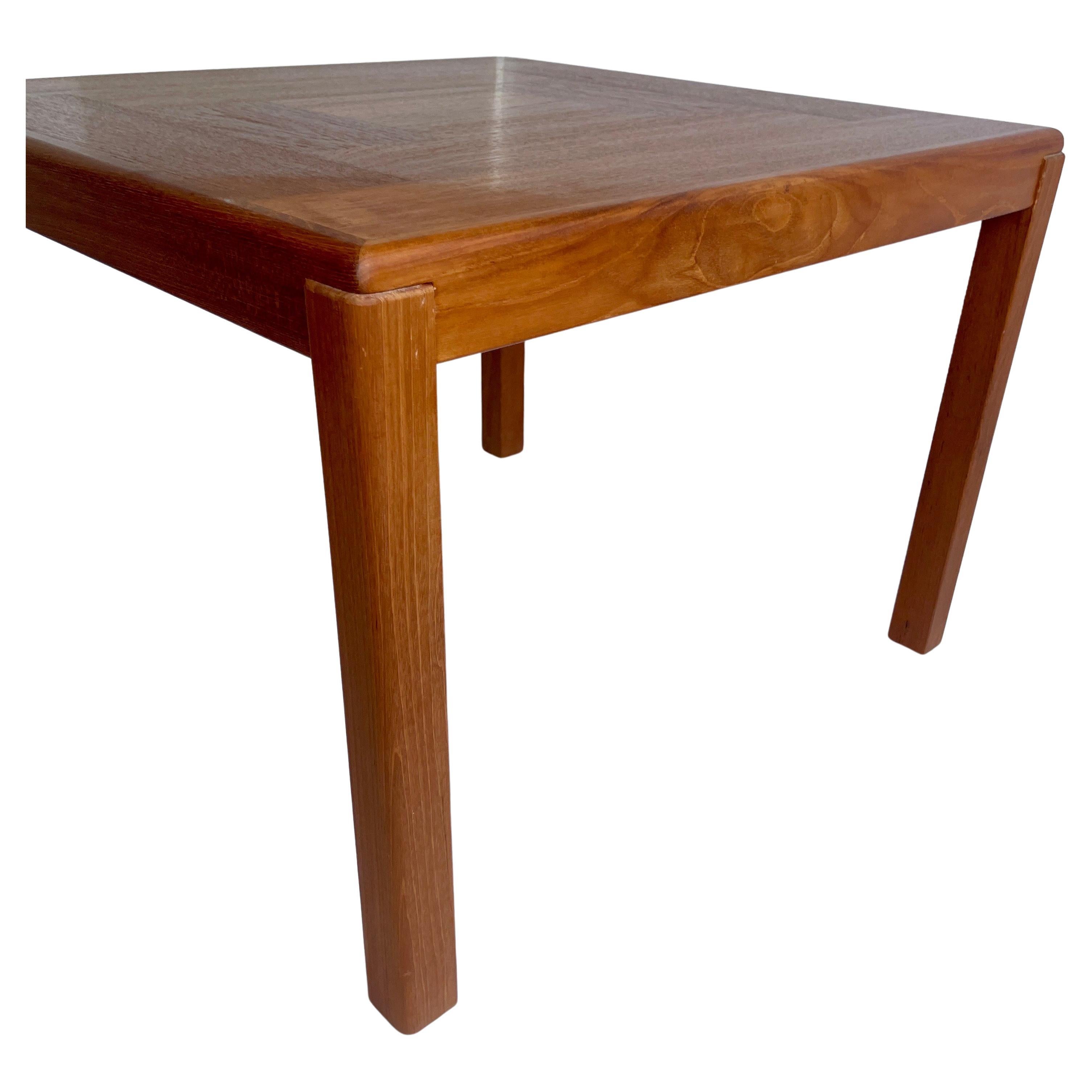 Danish Mid-Century Modern Teak Side Table by Vejle Stole og Mobelfabrik In Good Condition For Sale In Haddonfield, NJ