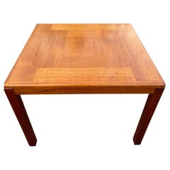 Mesa auxiliar danesa de teca moderna de mediados de siglo de Vejle Stole og Mobelfabrik