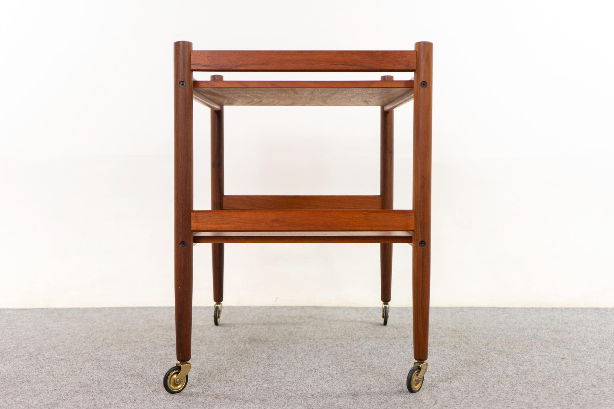 Dänischer Mid-Century Modern-Beistelltischwagen aus Teakholz 4