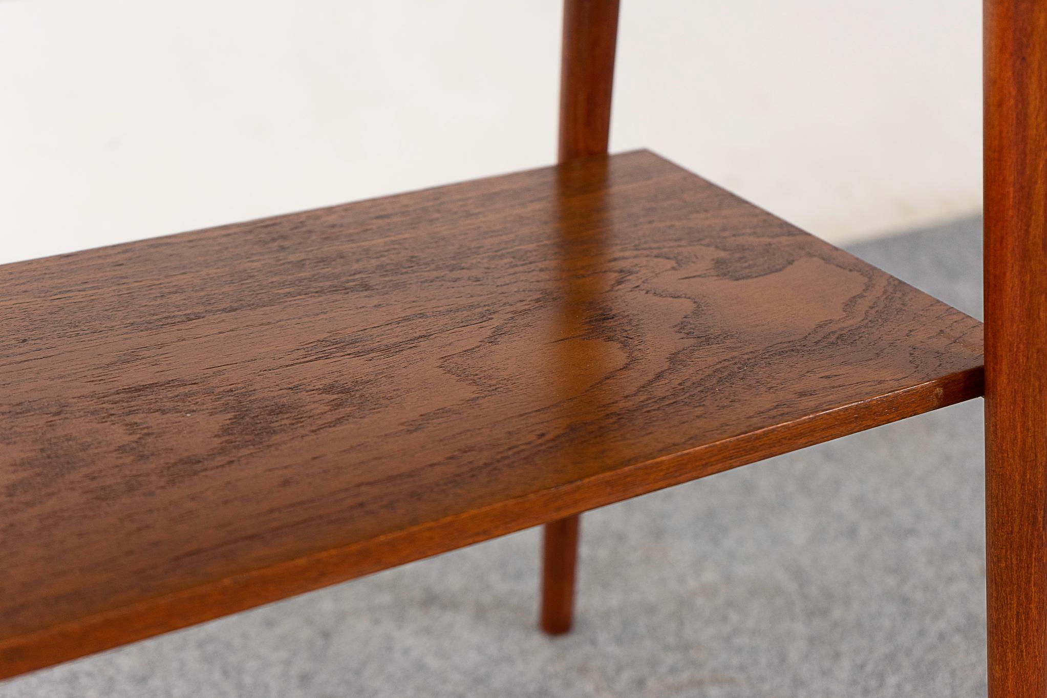 Danish Mid-Century Modern Teak Side Table In Good Condition In VANCOUVER, CA