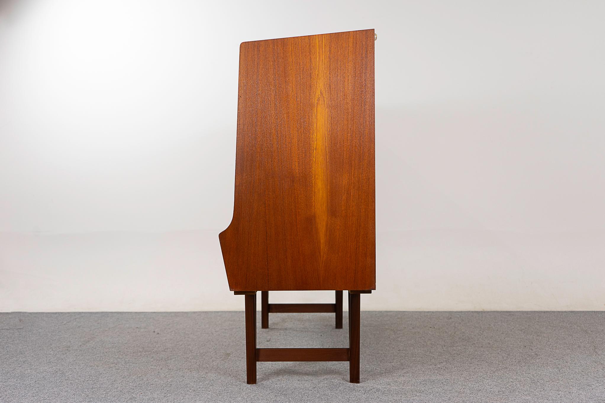 Danish Mid-Century Modern Teak Sideboard with Bar 4