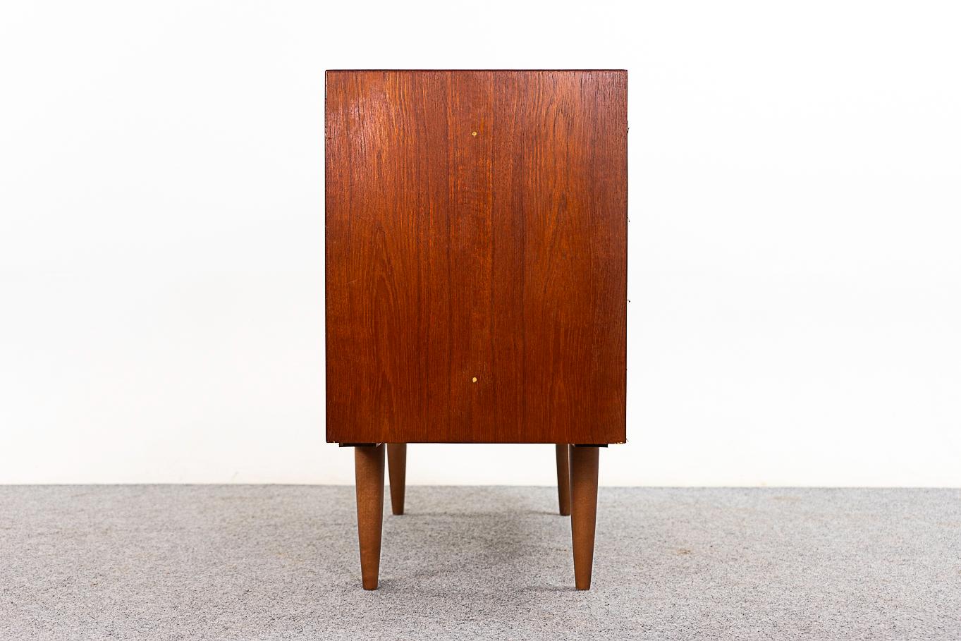 Dänischer Mid-Century Modern Teak Schiebetürenschrank 5